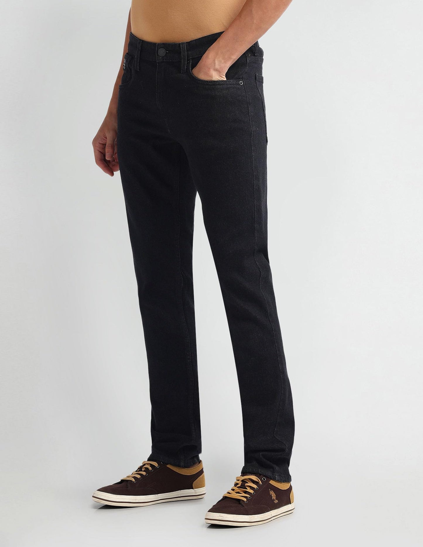 U.S. POLO ASSN. Men's Brandon Slim Tapered Fit Mid Rise Jeans (UDJENO1811_Black_32)