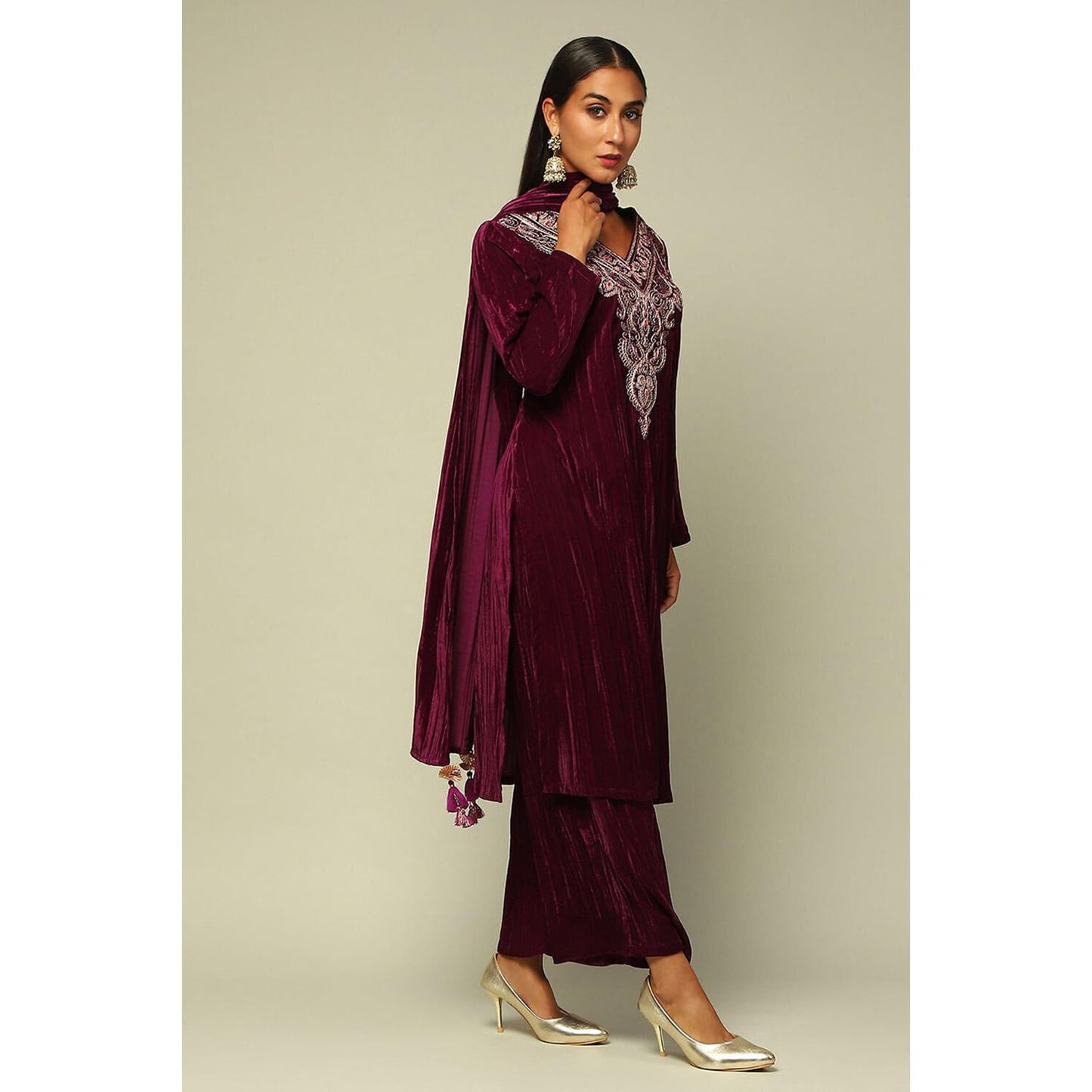 Rangriti Women's Poly Velvet Kurta Set (WNTRWR20385AW24WINE_Wine
