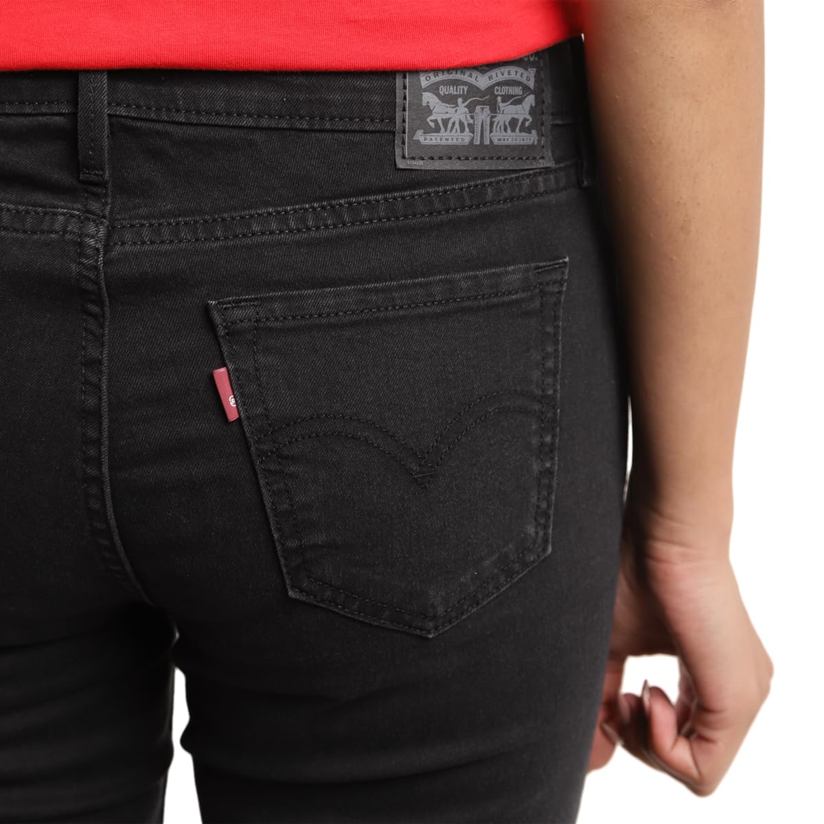 Levi's Women's 711 Skinny Fit Mid-Rise Stretchable Jeans Black