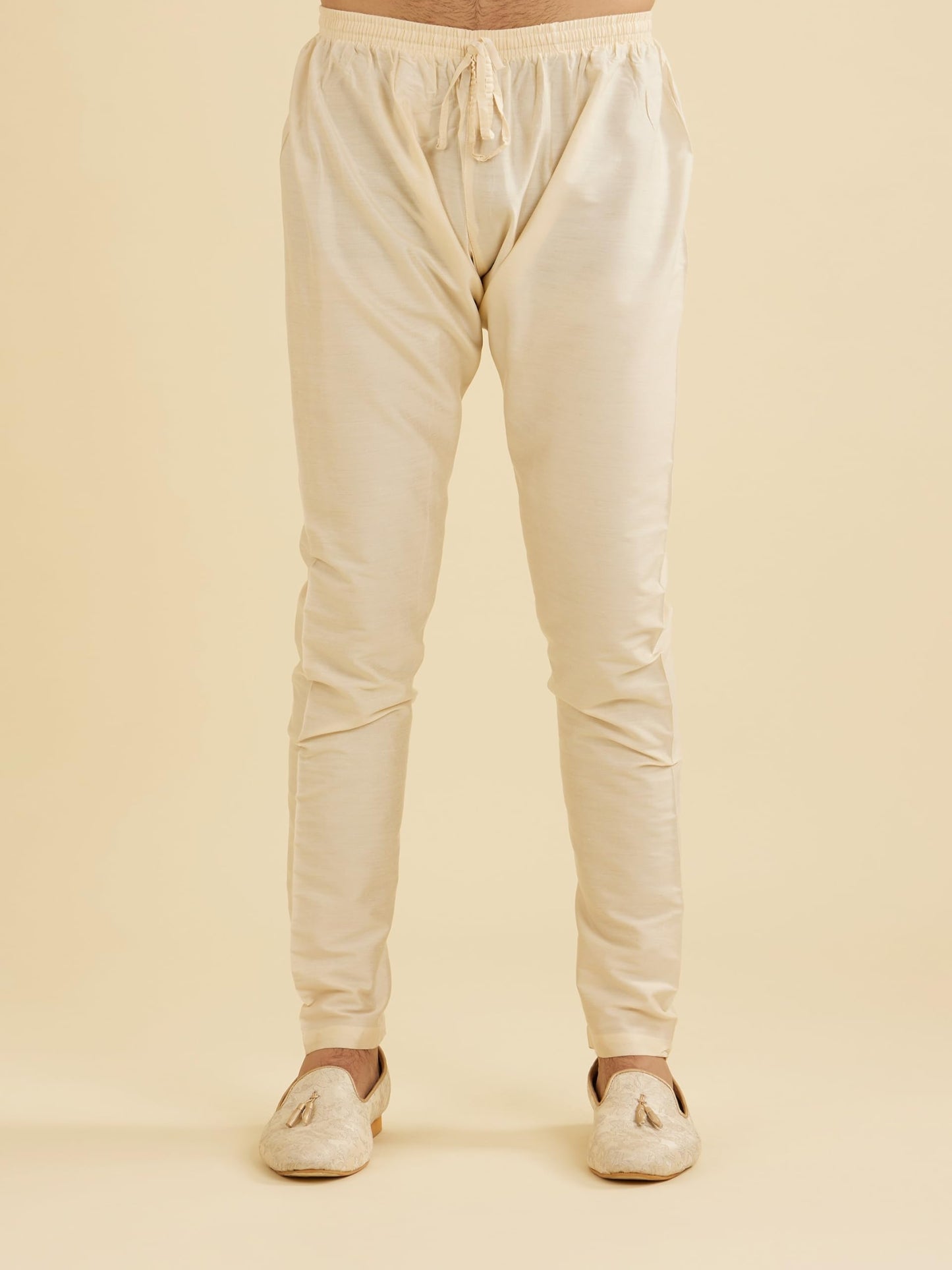 Manyavar Men's Viscose Blend Thread Embroidery Kurta Pyjama Set (Maroon,L)