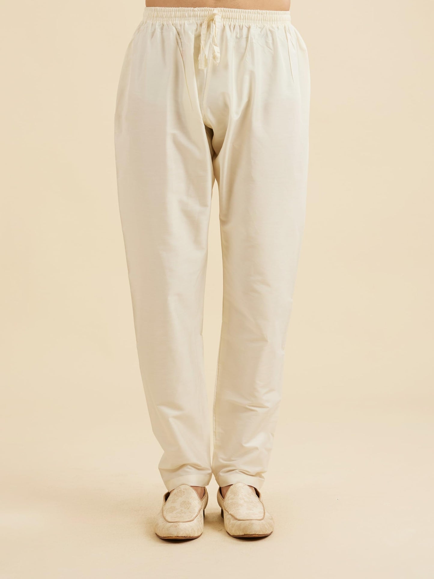 Manyavar Men's Viscose Blend Self-Design Kurta Pyjama Set (Coral,XXL)