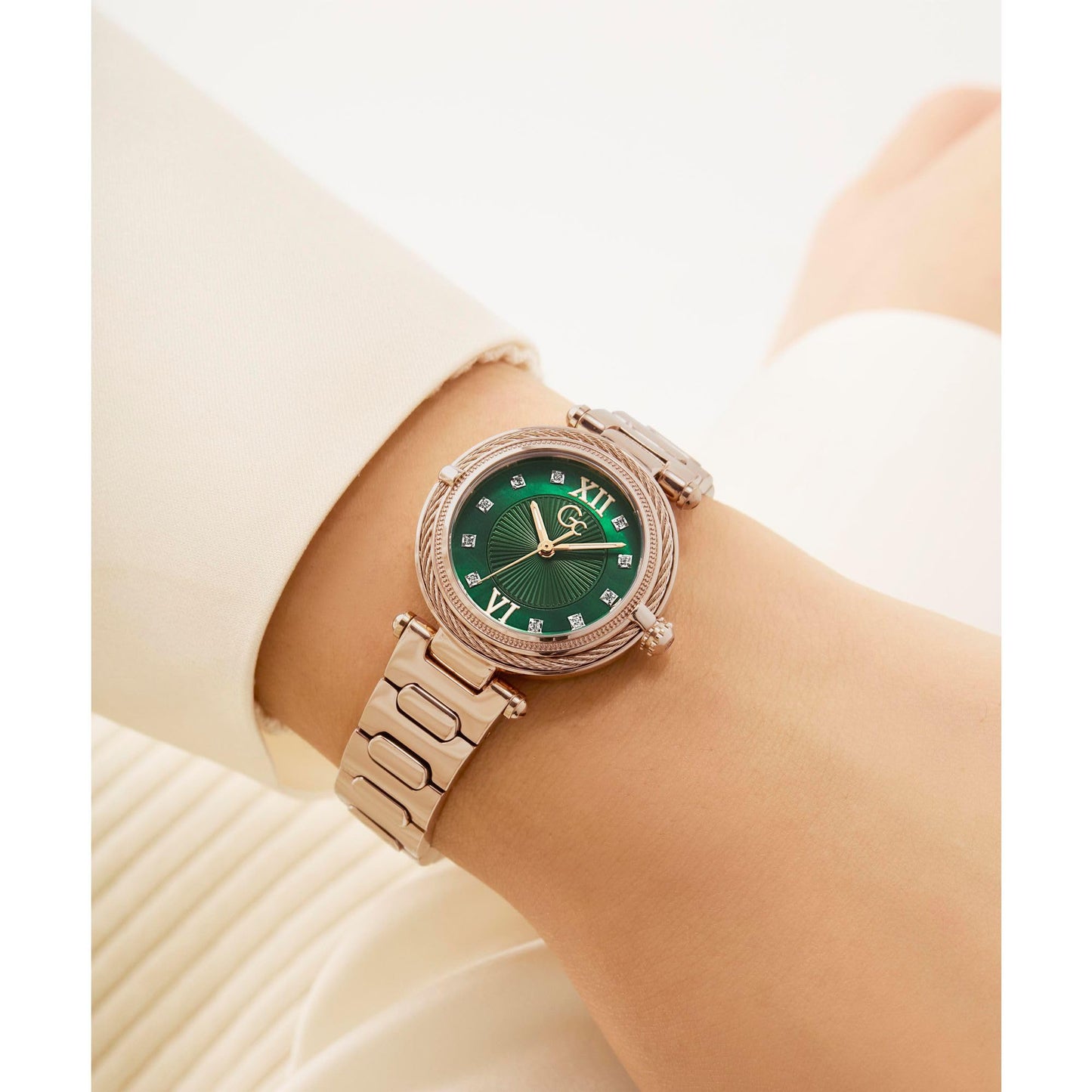 GUESS Collection Vogue Cable Green Round Dial Analog Women's Watch - Z57003L9