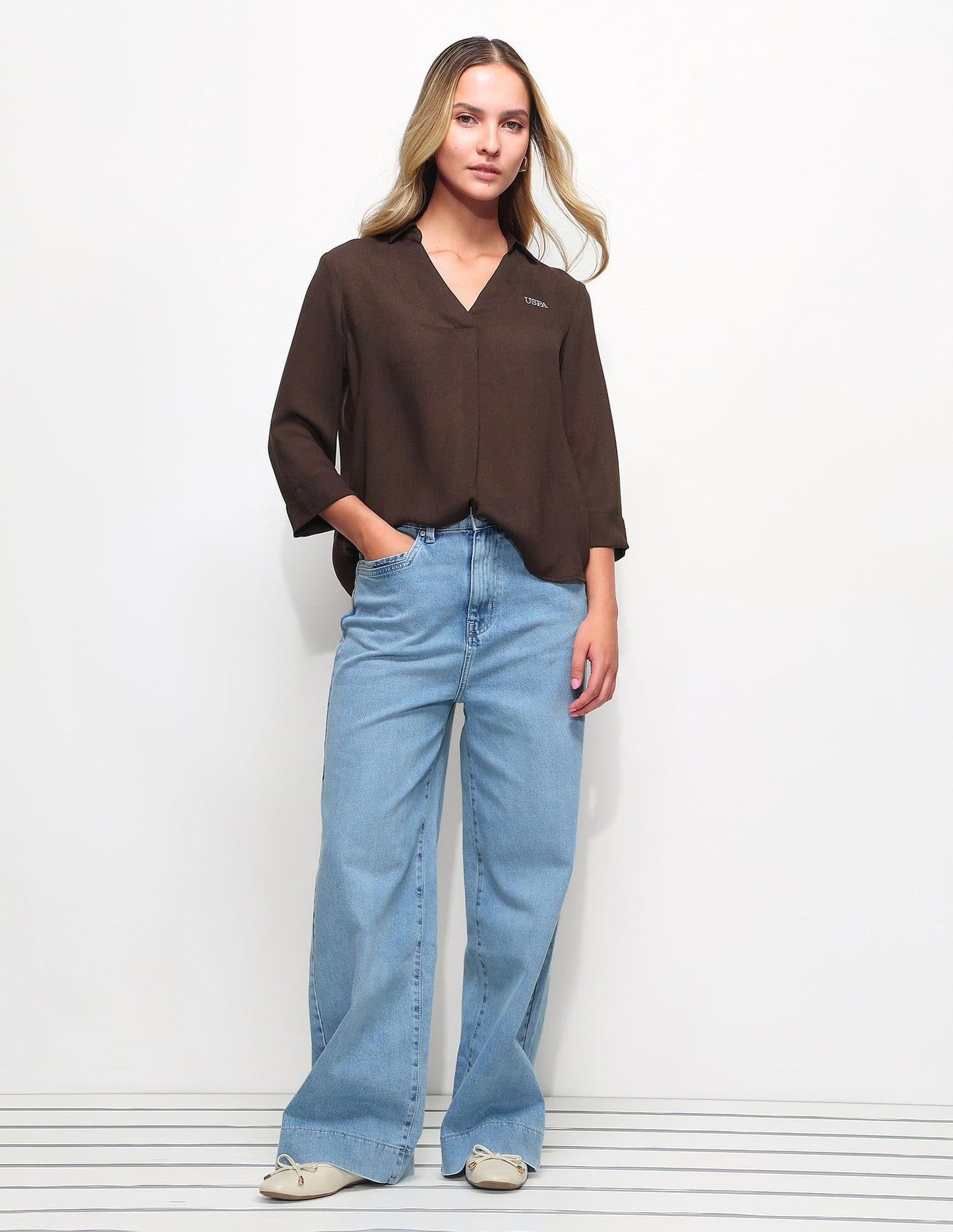 Textured Knotch Collar Top