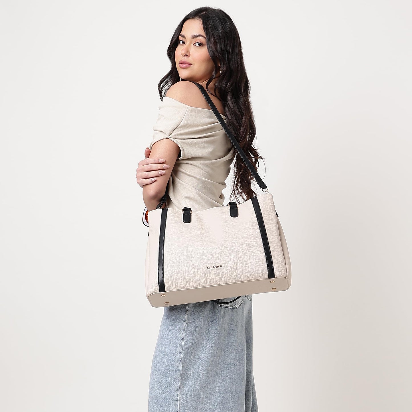 Metro Carry Laptop Tote | Faux-Leather Women's Handbag | white with black Details | 14" Laptop Compatible | Dual Carry Options | Pebbled Texture