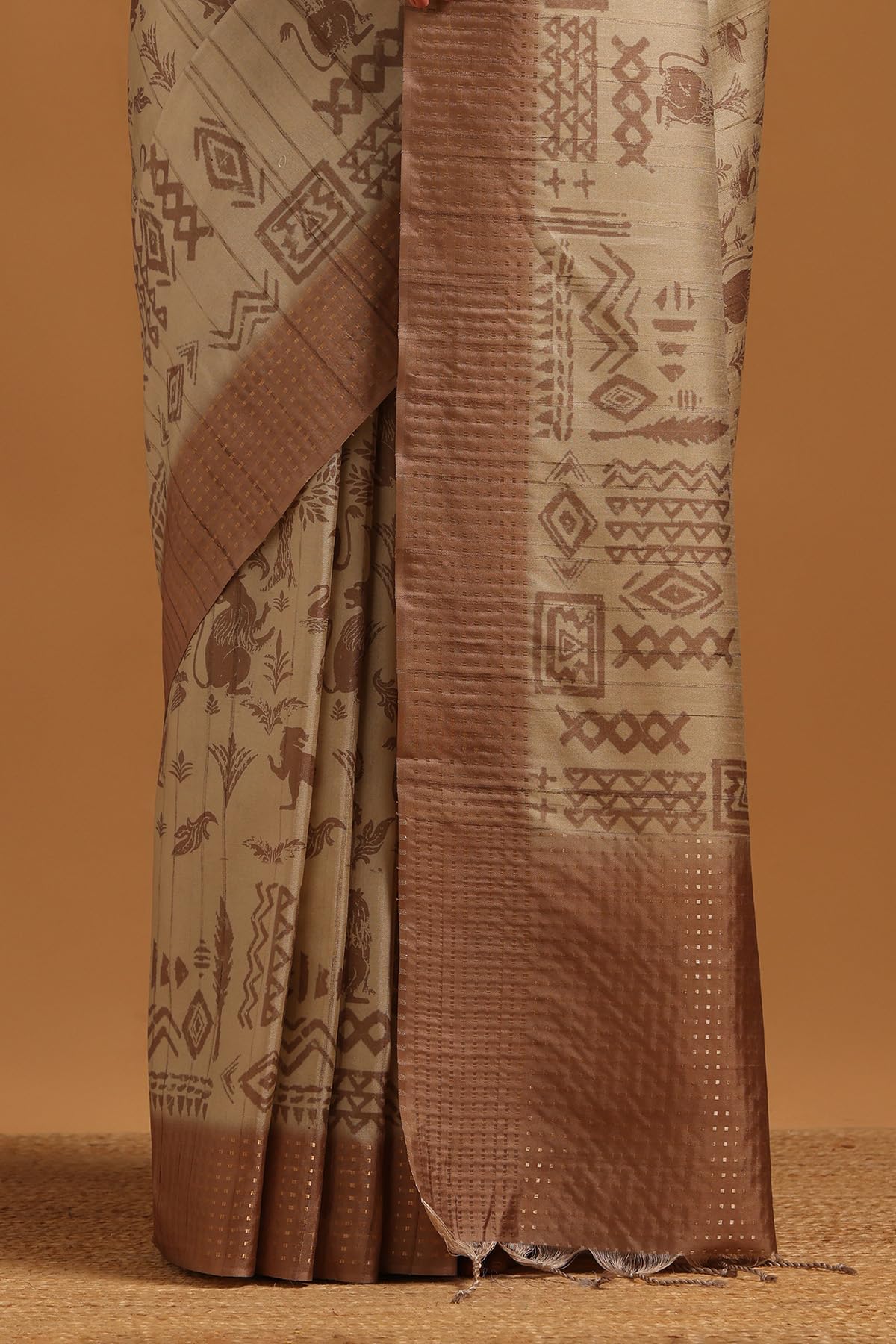 Soch Womens Beige Tussar Warli Saree