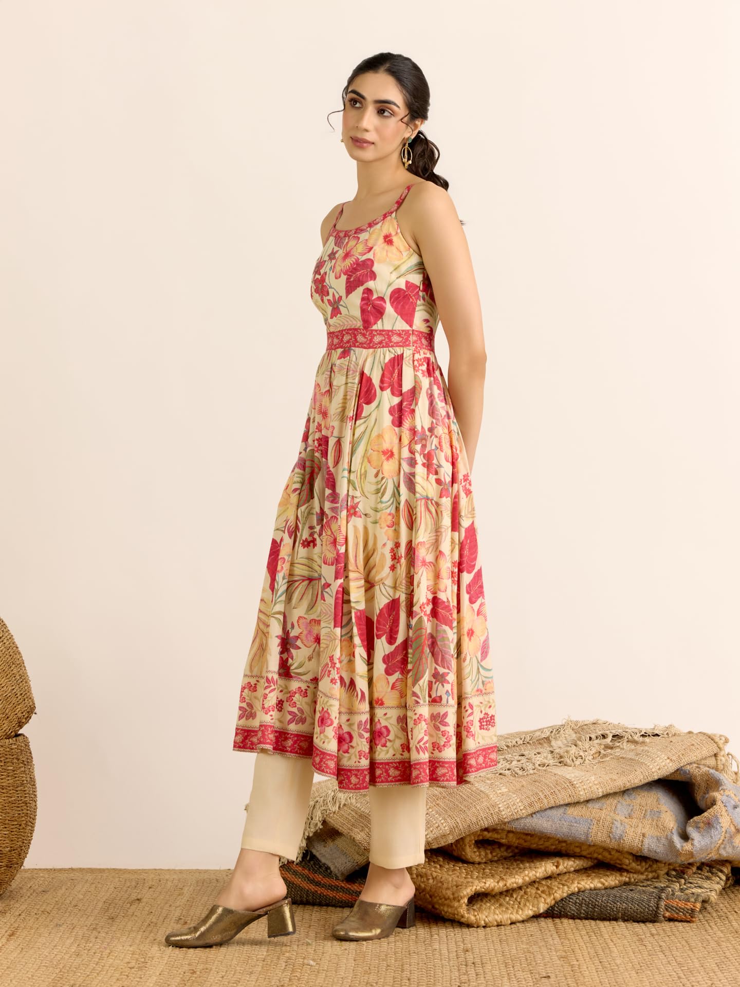 Aarke Ritu Kumar Ecru Aurora Kurta With Pant And Dupatta