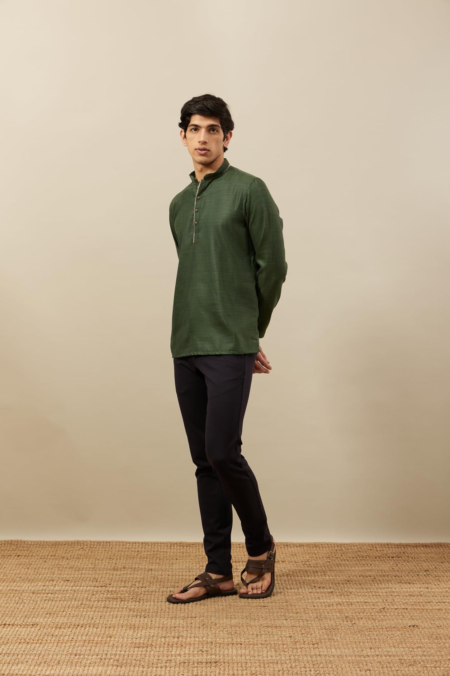 Manyavar Men's Short Kurta, Full Sleeves Mandarin Collar Ethnic Waist Length Kurta Only, Kurta for Festival, Wedding, Blended Viscose(Green - 1, L)