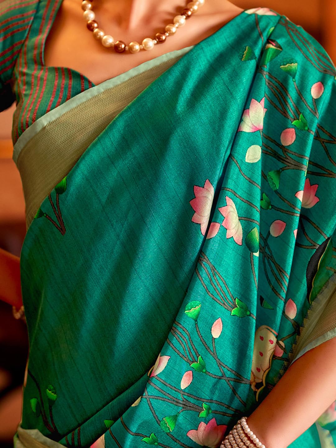 SAREE MALL Women's Teal blue Manipuri Silk Kalamkari Printed Saree With Unstitched Blouse (PICHWIRNG107_GIF)