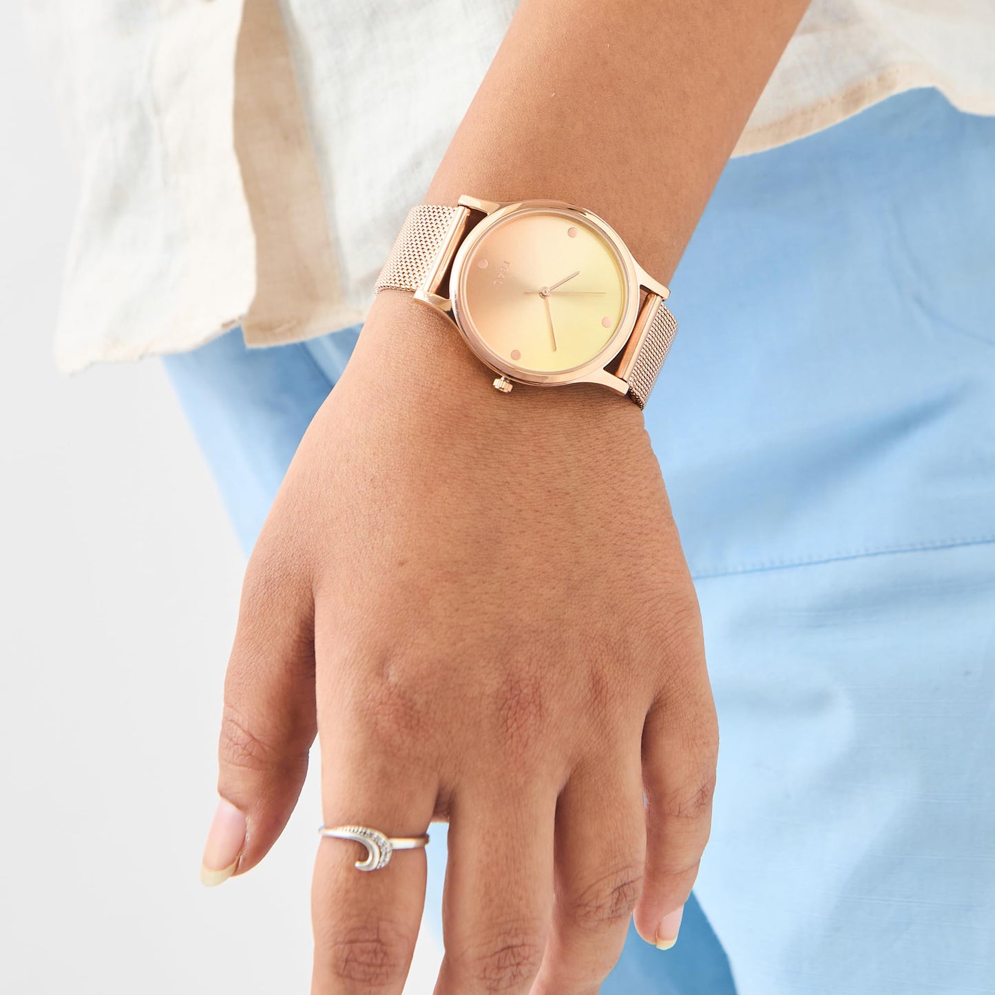 TEAL BY CHUMBAK Round Dial Analog Hand Watch for Women, Gifts for Women/Girls/Ladies, Stylish Fashion Watch for Casual/Work