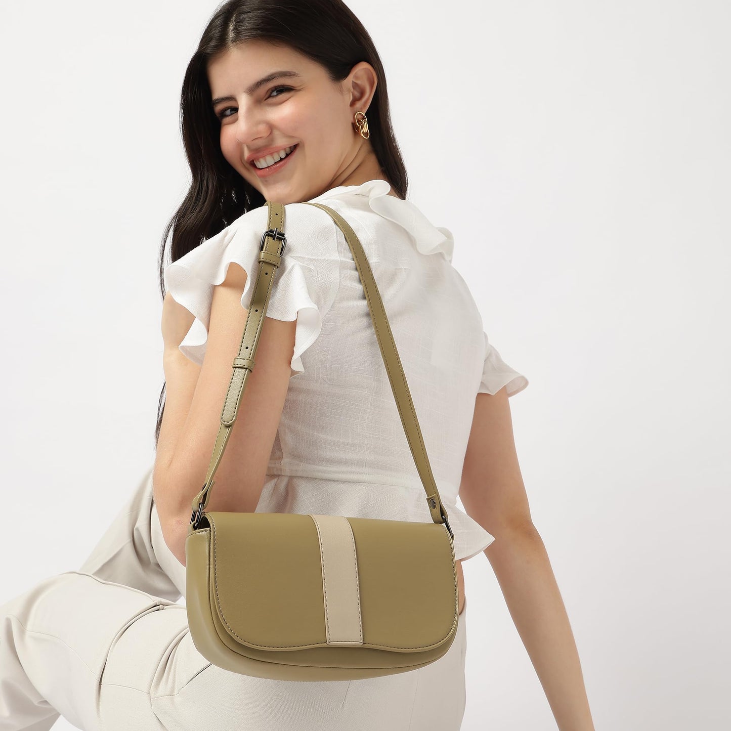 Fastrack On the Go Sling Bag for Women| Compact Crossbody with Magnetic Closure Flap, Adjustable Strap & Internal Zipper Pocket | Trendy Everyday Sling Bag for Women