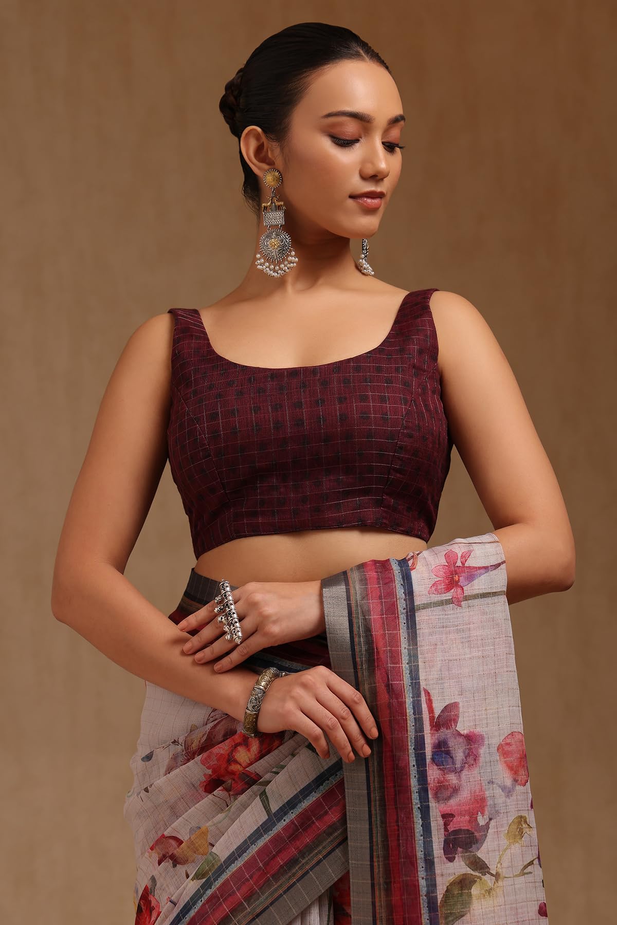 Soch Womens Off White Linen Botanical Print Saree