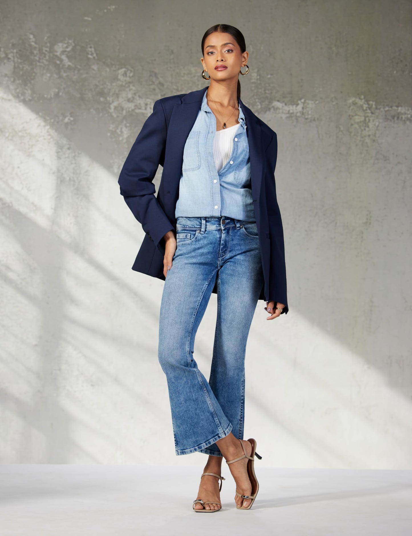 Pepe Jeans Women's Slim Jeans (PL204661Q058_Light Used_Mid Indigo Blue