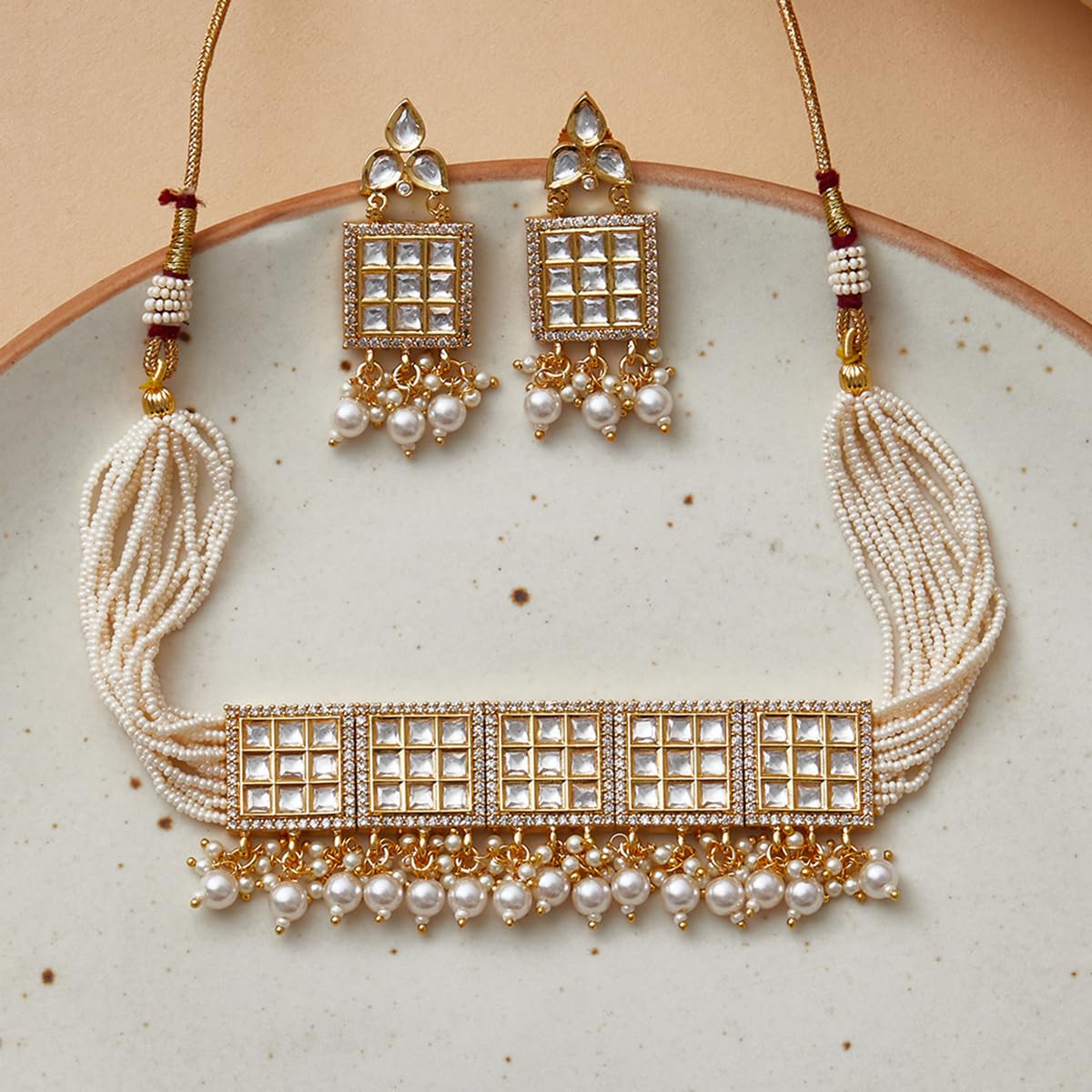 VOYLLA Kundan Studded Shiny Necklace Set