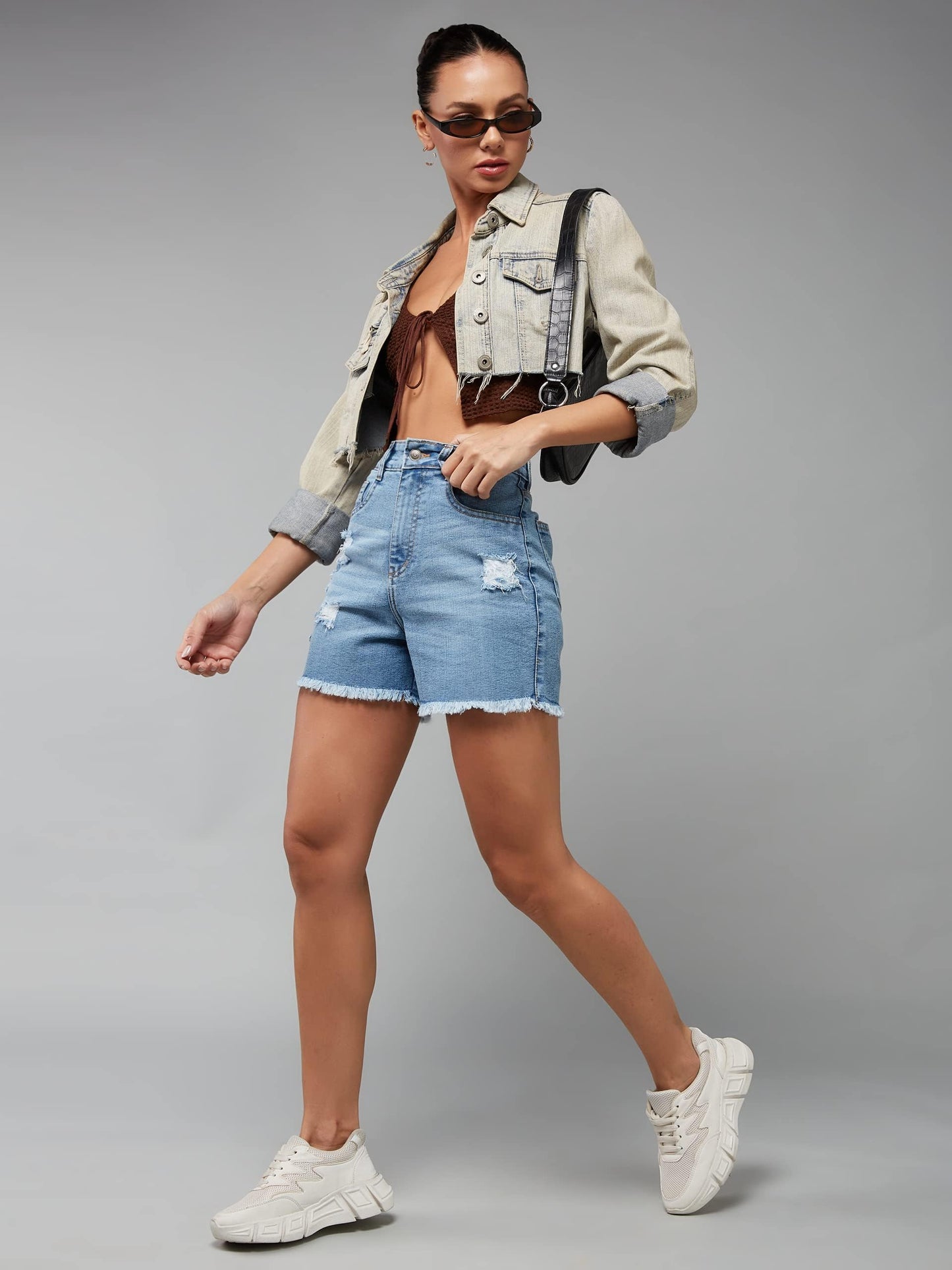 Miss Chase Women's Relaxed Fit Mid Rise Regular Length Denim Shorts (MCSS23DEN79-01-203-24, Light Blue, 24)