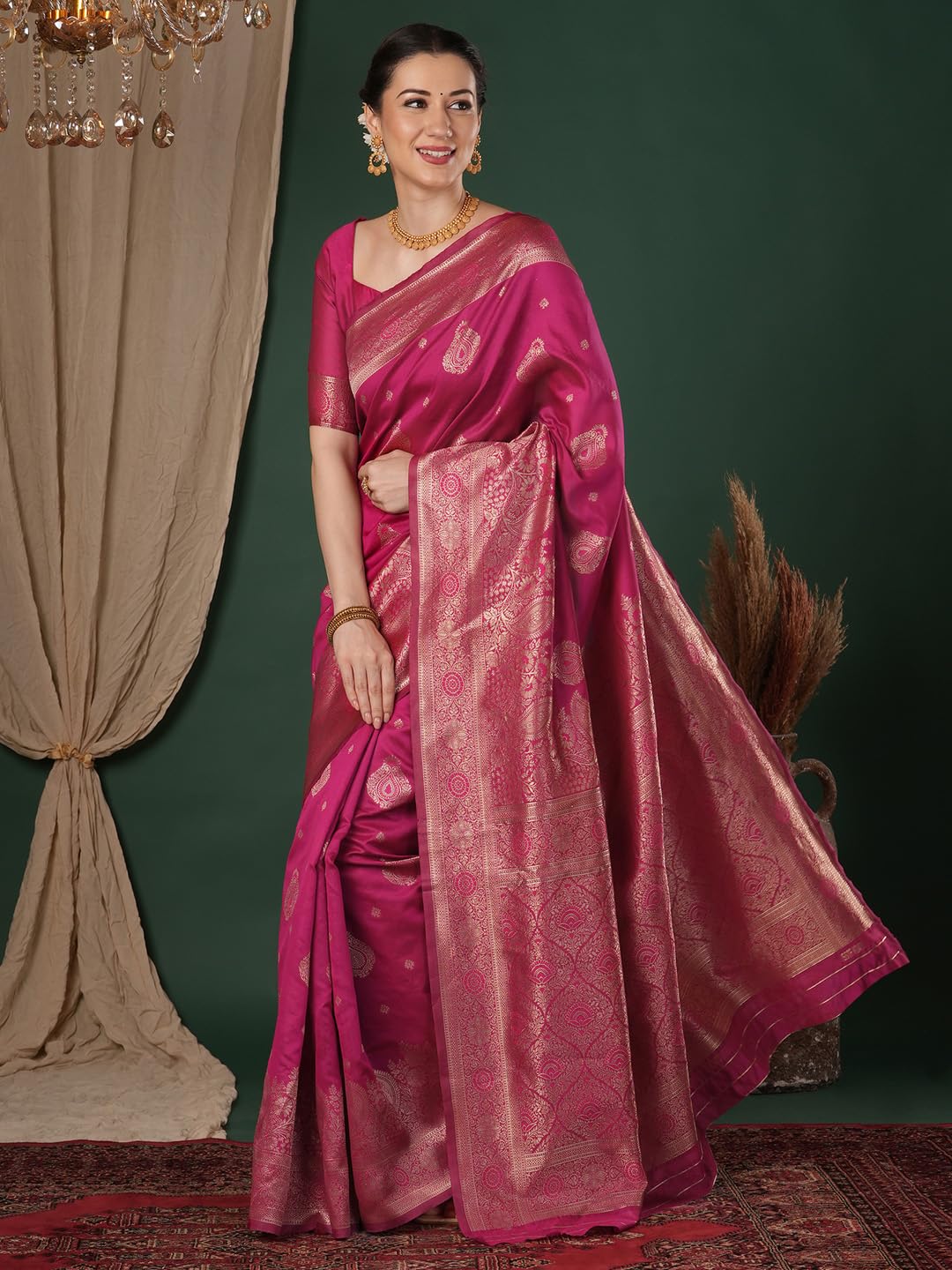 AKHILAM Women's Kanjivaram Woven Soft Silk Saree With Blouse Piece