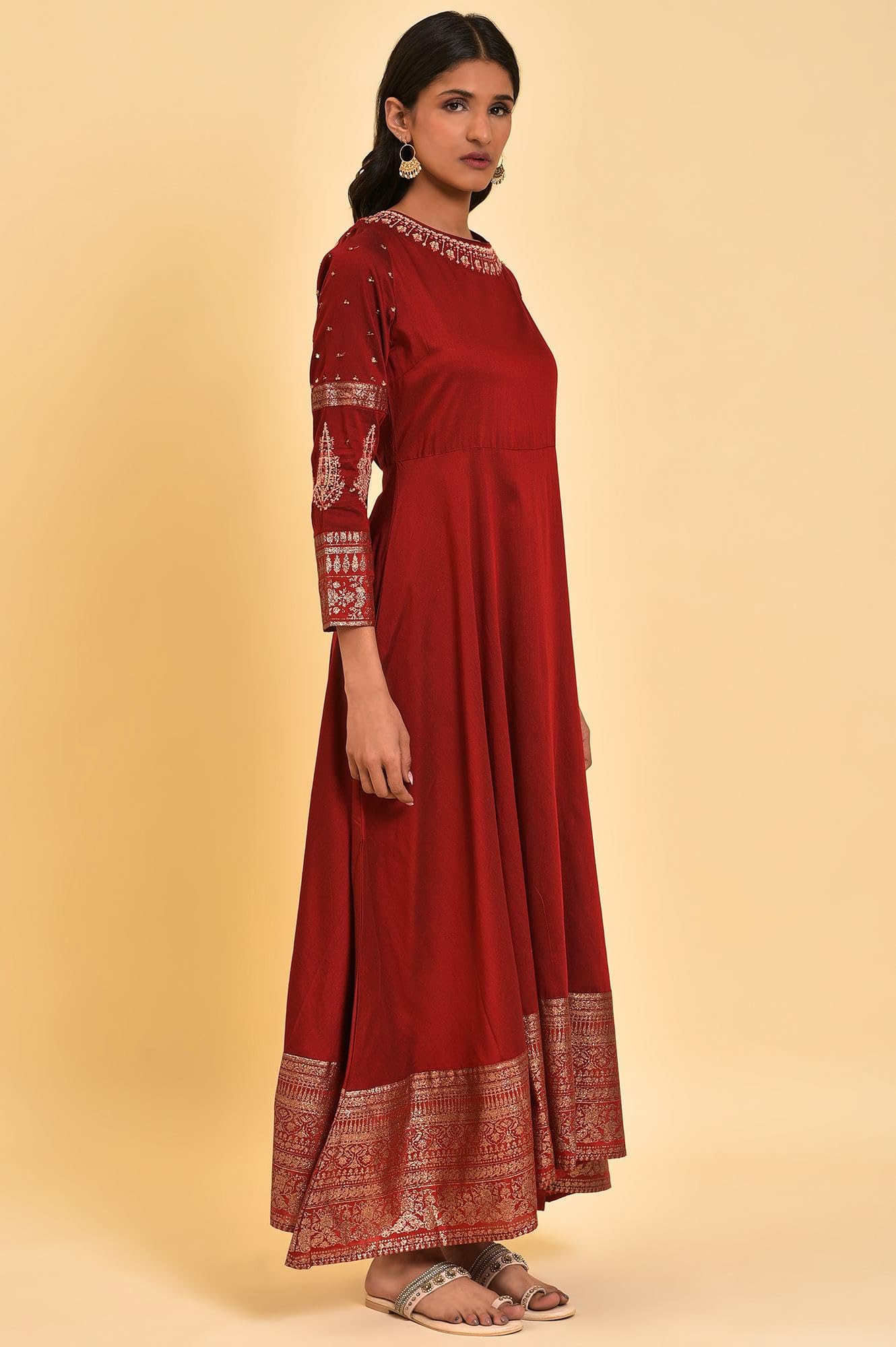 W for Woman Maroon Embroidered Festive Gown_22AUW18361-217627_XL