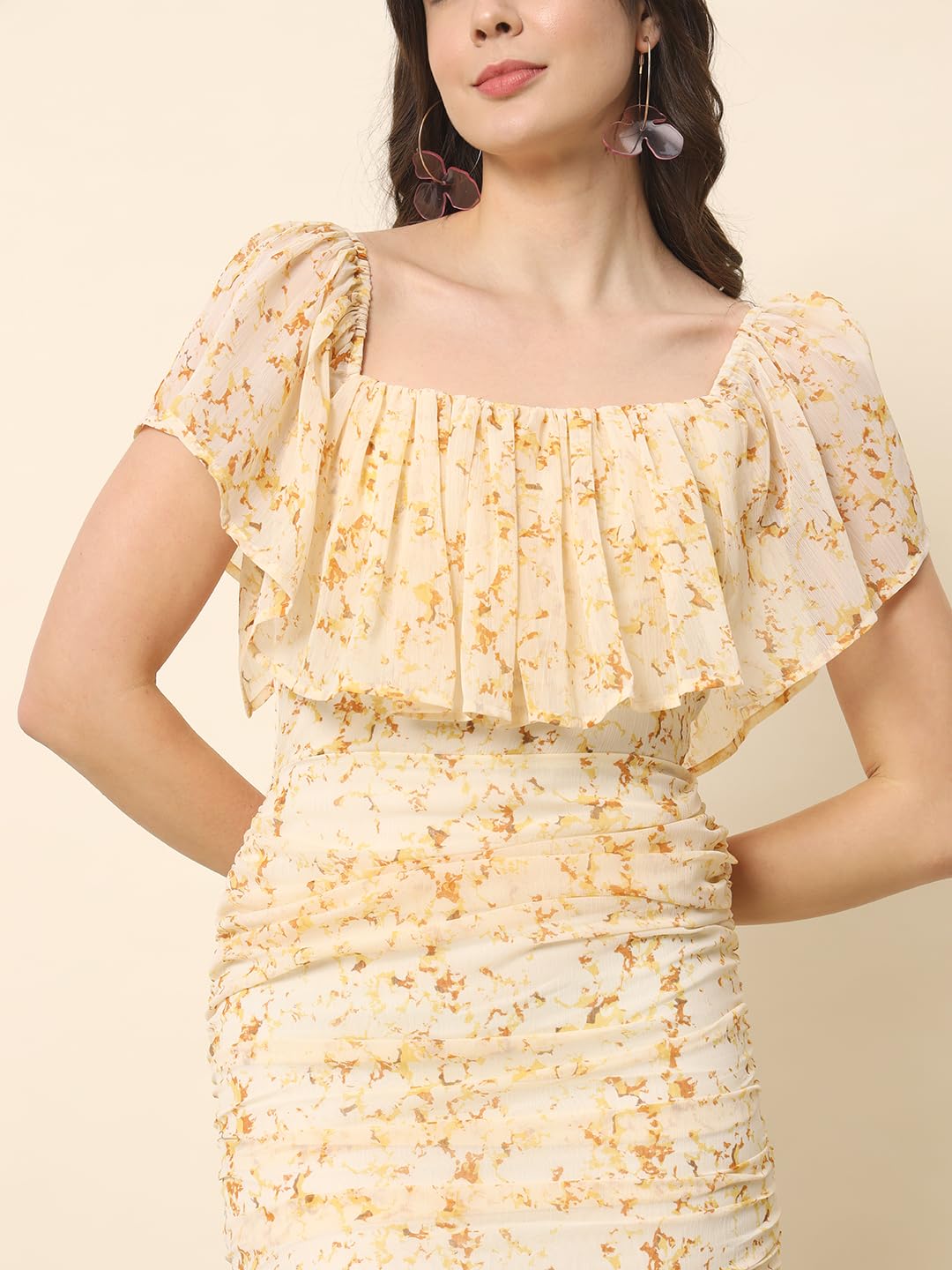 Trend Arrest.ed Women's Floral Ruched Mini Dress | Off-Shoulder Ruffle Neckline | Fully Lined Short Dress | Casual Summer Brunch & Vacation Wear (D5271_Cream_M)