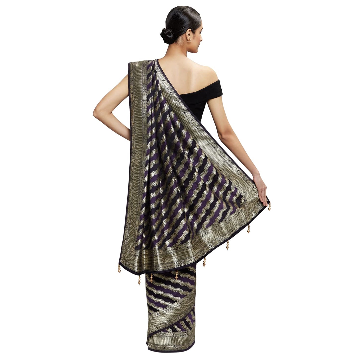 Navyasa Deep violet Jaquard Viscose Blend Geometric solid Saree