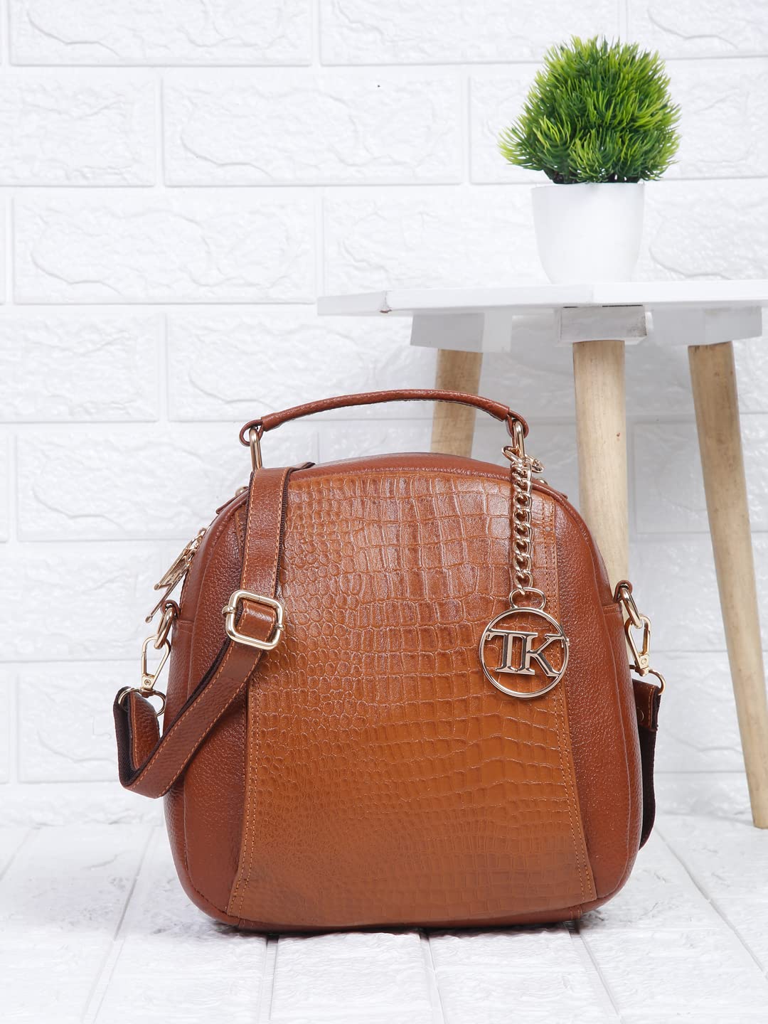 TEAKWOOD LEATHERS WOMEN TAN TEXTURED BACKPACK