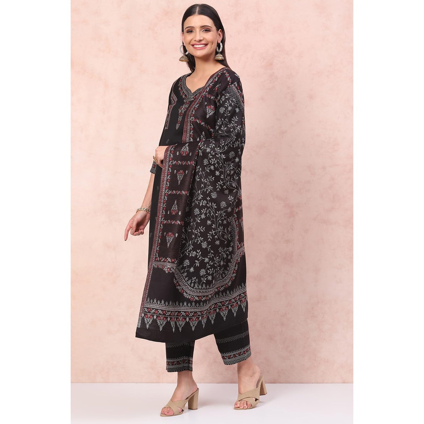 Rangriti Women Polyester Blend Yarndyed Suit Set (RSKWINTERW17232_Black_M)