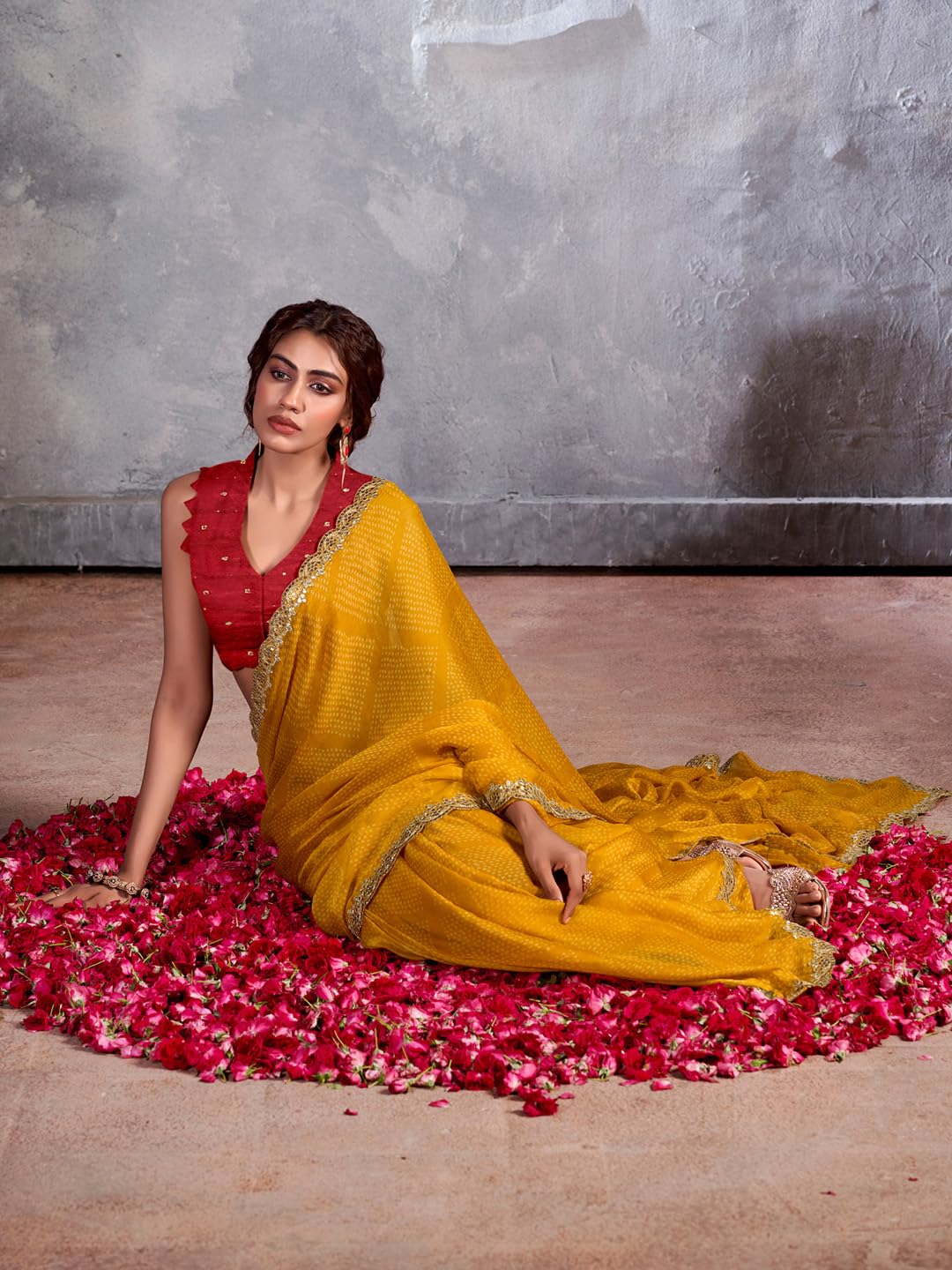 AKHILAM Women's Yellow Chiffon Bandhani Printed Saree with Unstitched Blouse Piece(CHUNRI1001_SR)