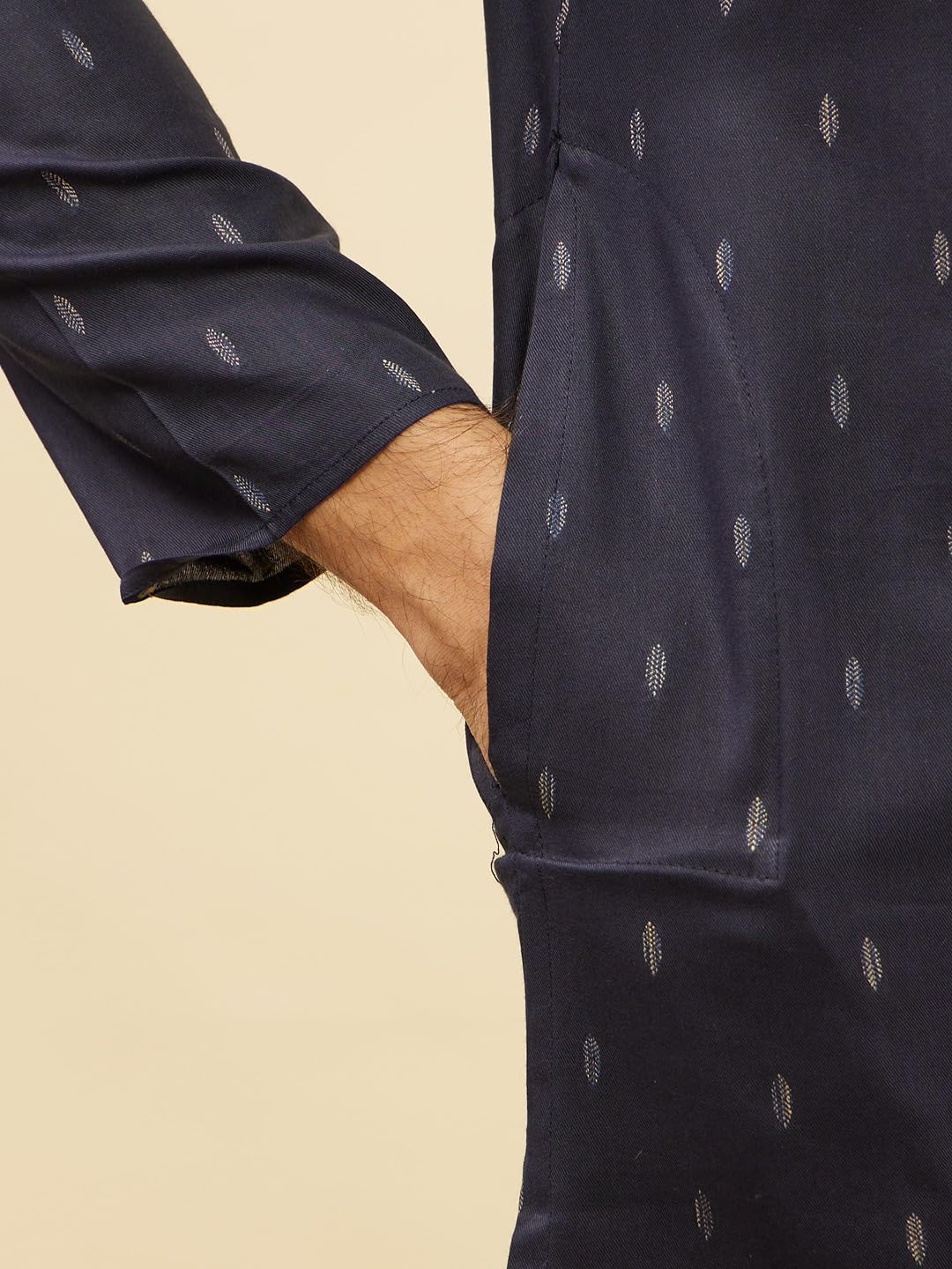 Manyavar Men's Printed Kurta Pajama Set (2pcs)