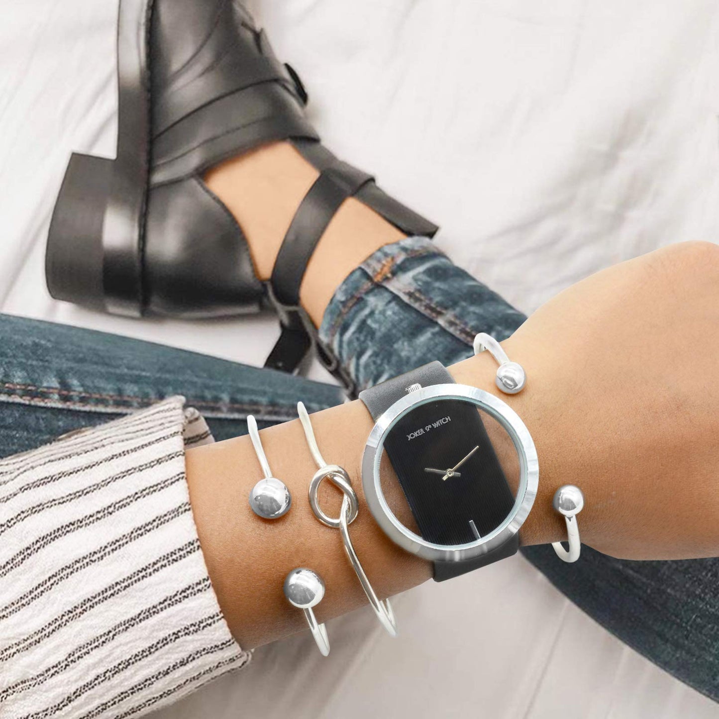 Joker & Witch Polyurethane Ofilia Black Dial Analog Watch Bracelet Gift Set For Women, Black Band