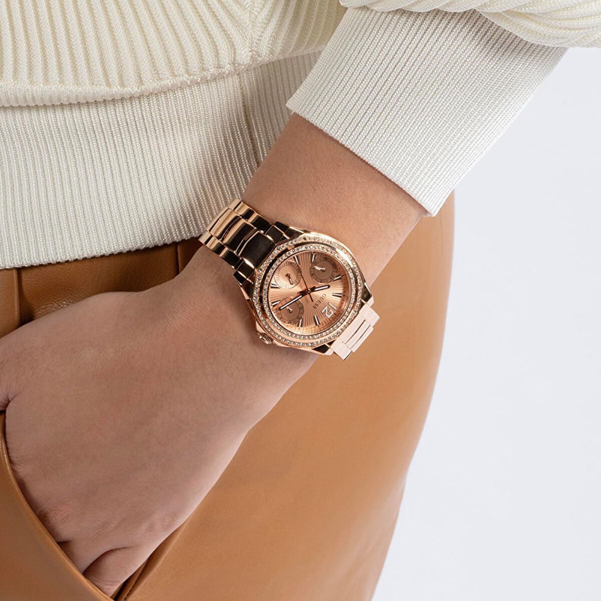 GUESS Womens Stainless Steel Analog Rose Gold Dial Watch-Gw0685L3, Band Color:Rose Gold