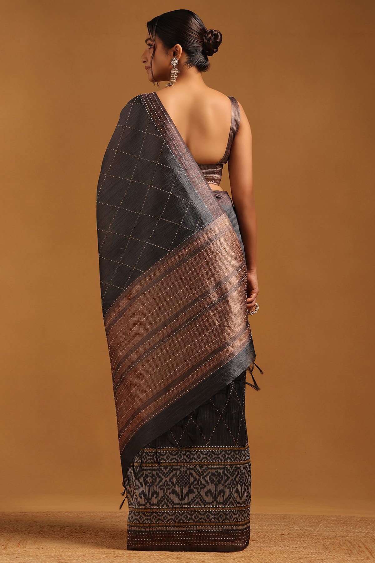 Soch Womens Grey Tussar Geometric Saree With Kantha Embroidery