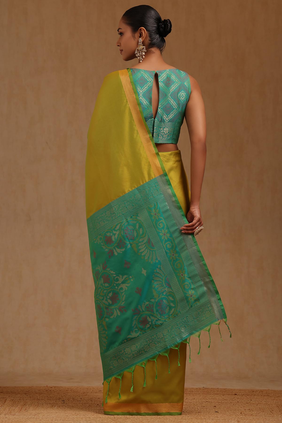 Soch Womens Light Green Silk Blend Solid Saree