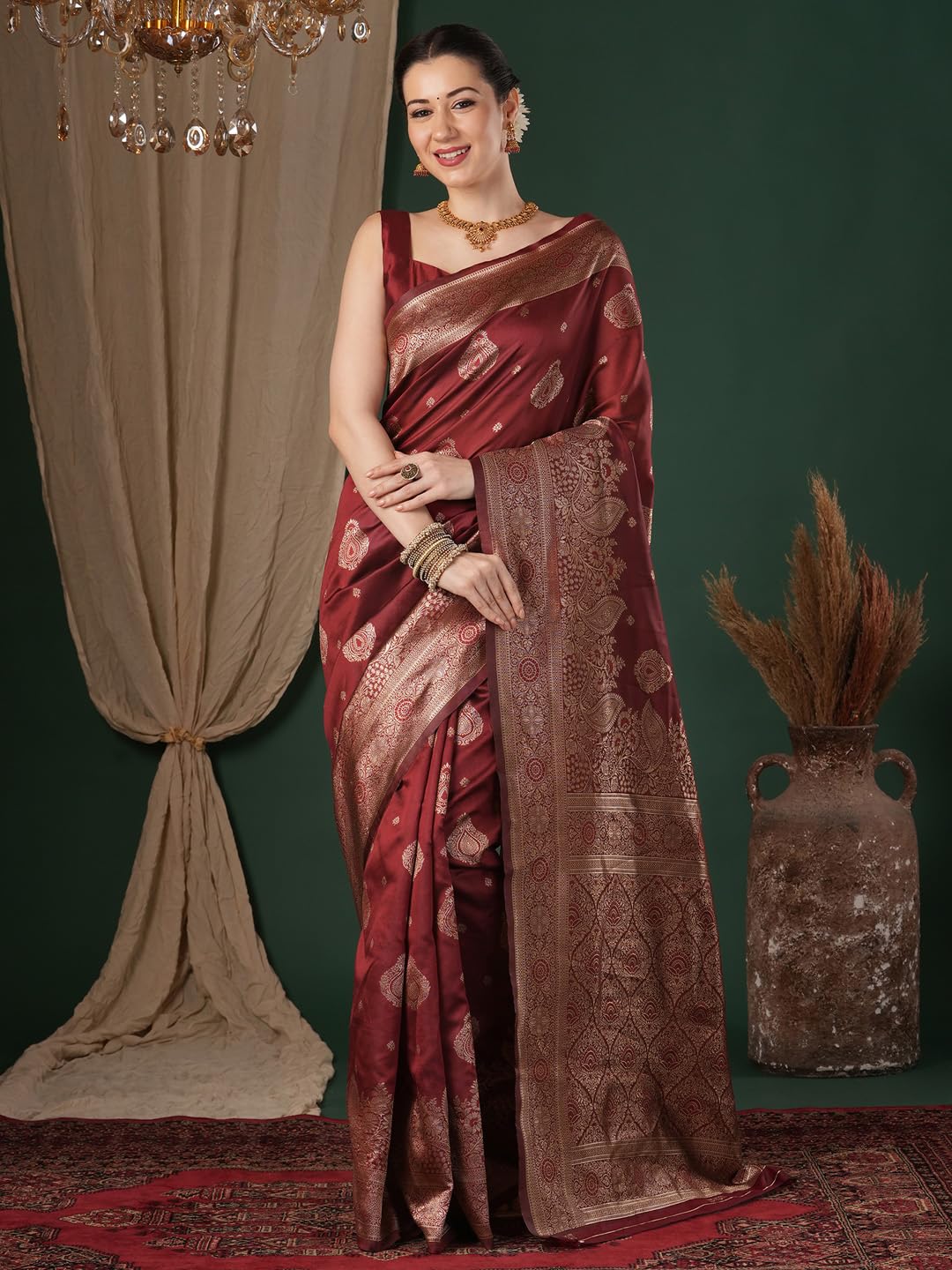 AKHILAM Women's Kanjivaram Woven Soft Silk Saree With Blouse Piece
