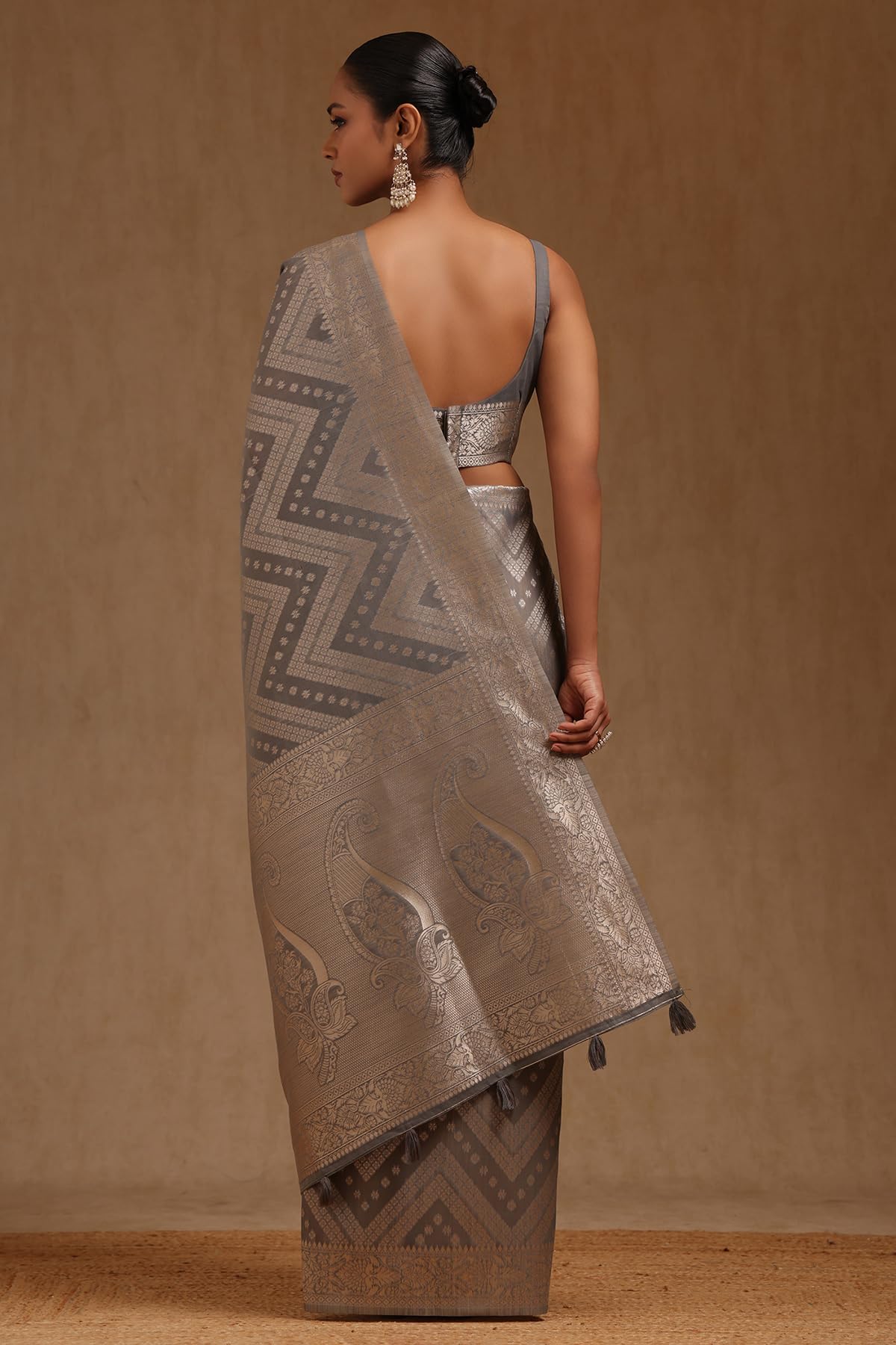 Soch Womens Grey Linen Woven Design Saree