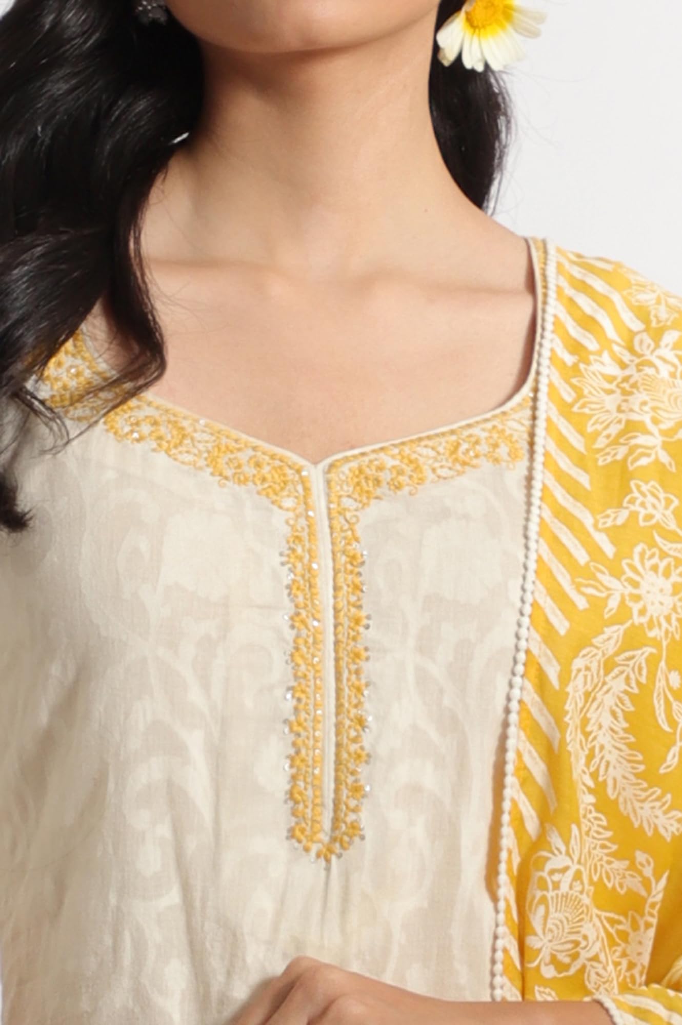 W for Woman White Embroidered Jacquard Straight Kurta, Pants and Dupatta Set (Size: XS)-WS12365-223273