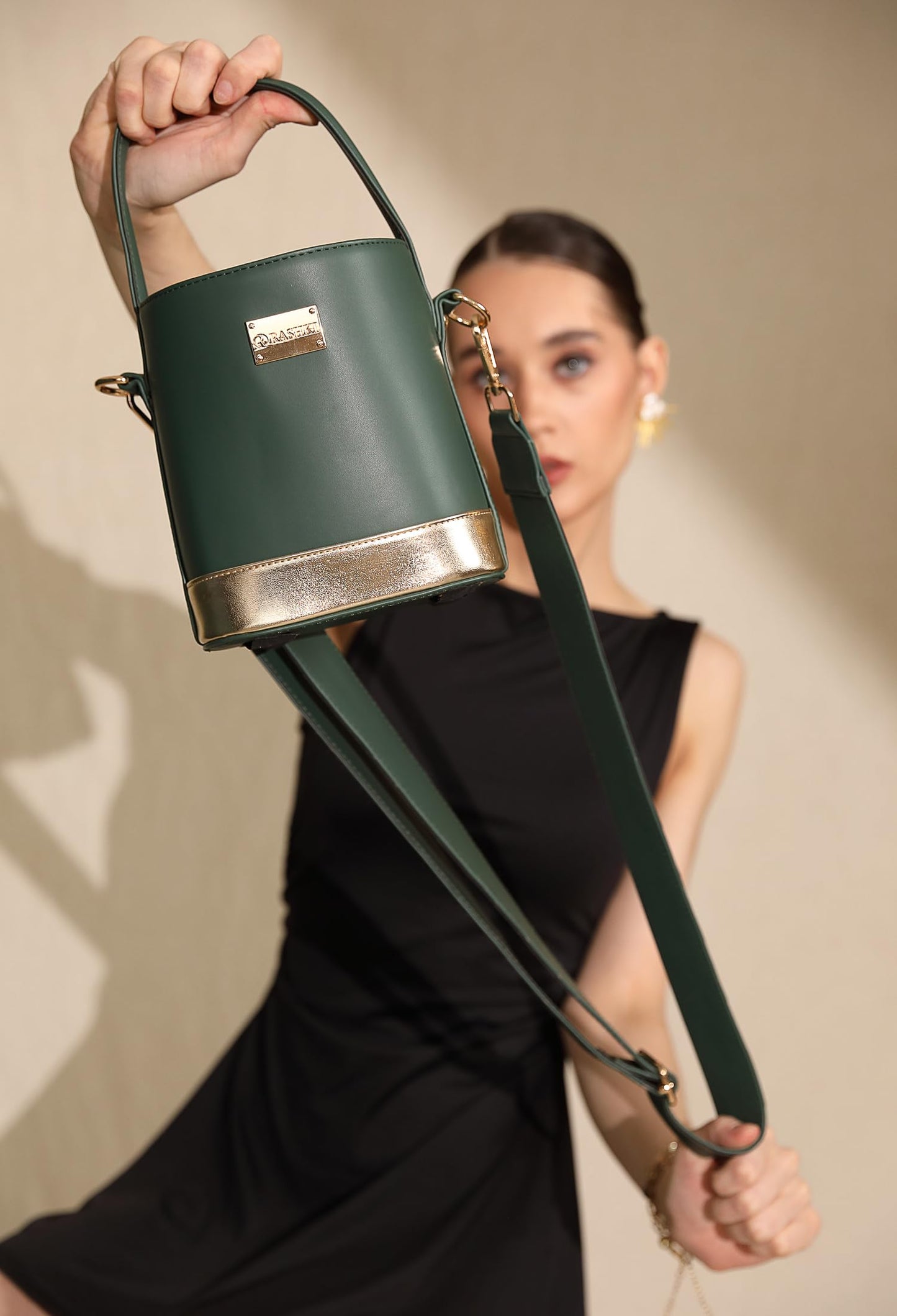 RASHKI TROI- Womens Handbag | Spacious | Detachable Shoulder Strap | Zipper closure | Party bag (Green)