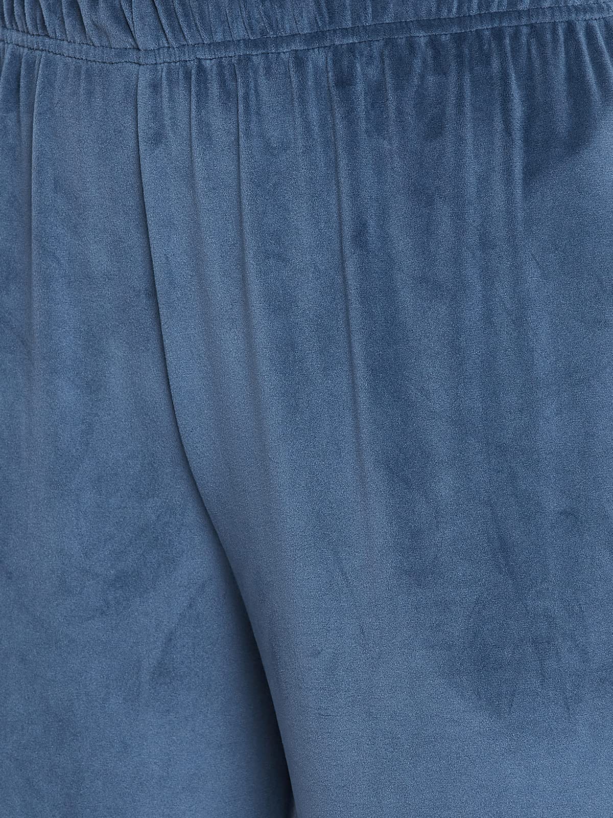 Clovia Women's Chic Basic Sweatshirt & Joggers set (LSW665P08_Blue_S)