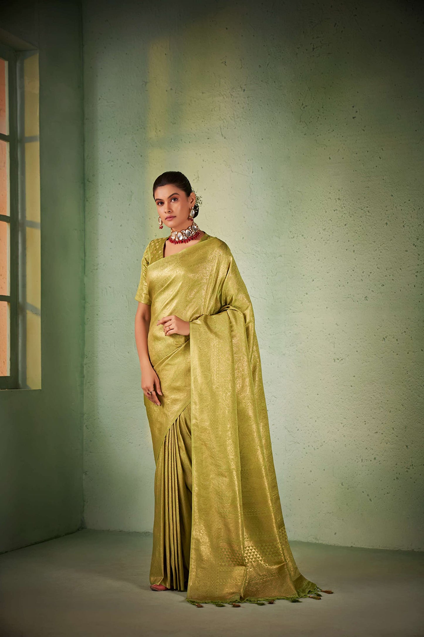 Vardha Women's Kanchipuram Art Silk Saree with Unstitched Blouse Piece - Gold Zari Woven Work Sarees for Wedding (Asya Vol.4_561)