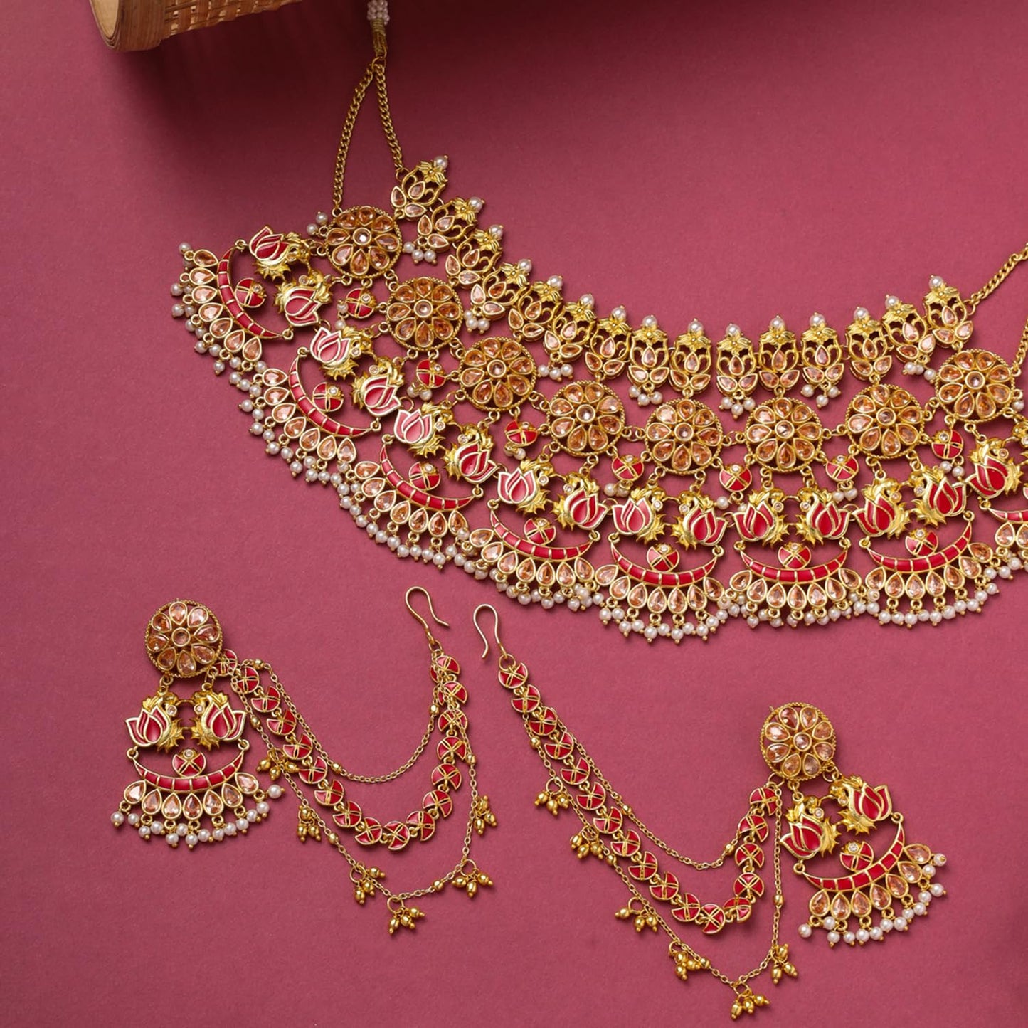VOYLLA Apsara Bridal Die Gold Bridal Set