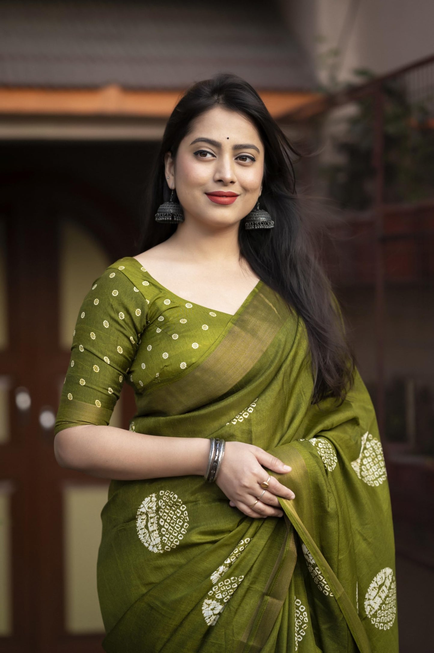 Bhuwal Fashion Women's Cotton Crepe Batik Print Saree With Blouse Piece (black) (green)