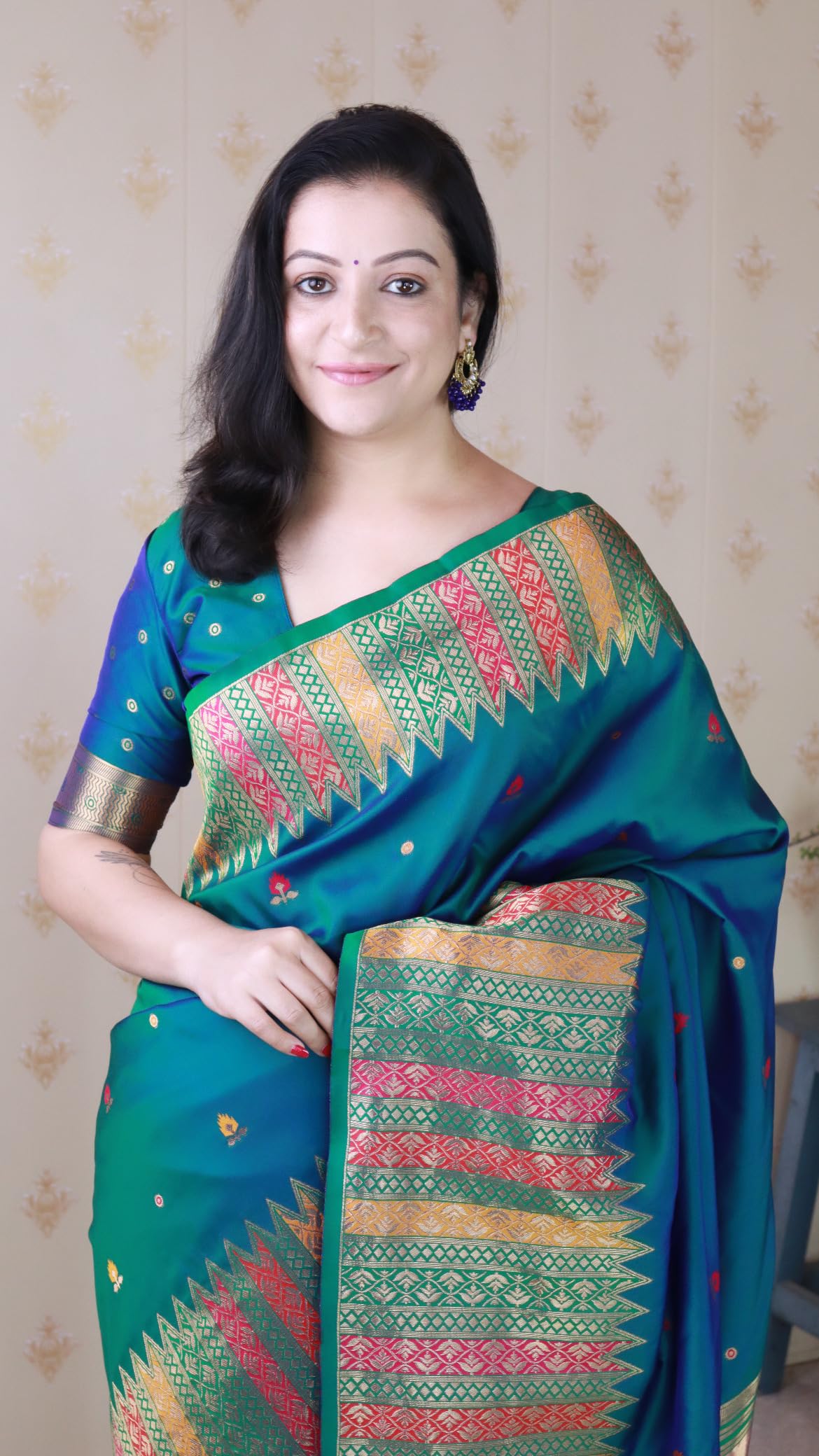 SGF11- Women's Kanjivaram Pure Soft Silk Handloom Saree Pure Golden Zari With Blouse Piece (Rama Green)