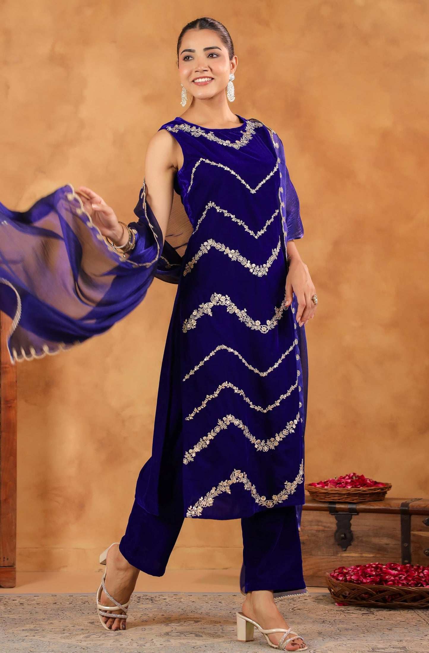 Janasya Women's Royal Blue Velvet Zari Embroidered Straight Kurta Set (JAB24ST00748-XS)