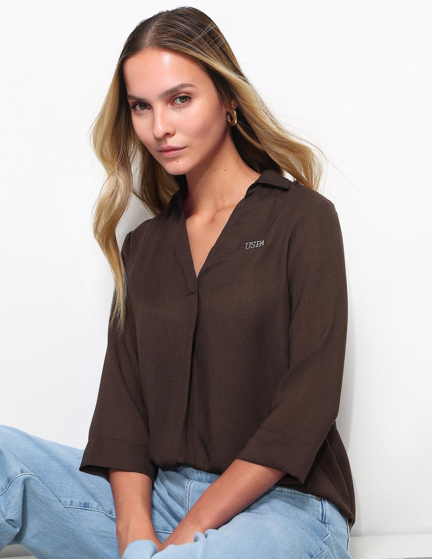 Textured Knotch Collar Top