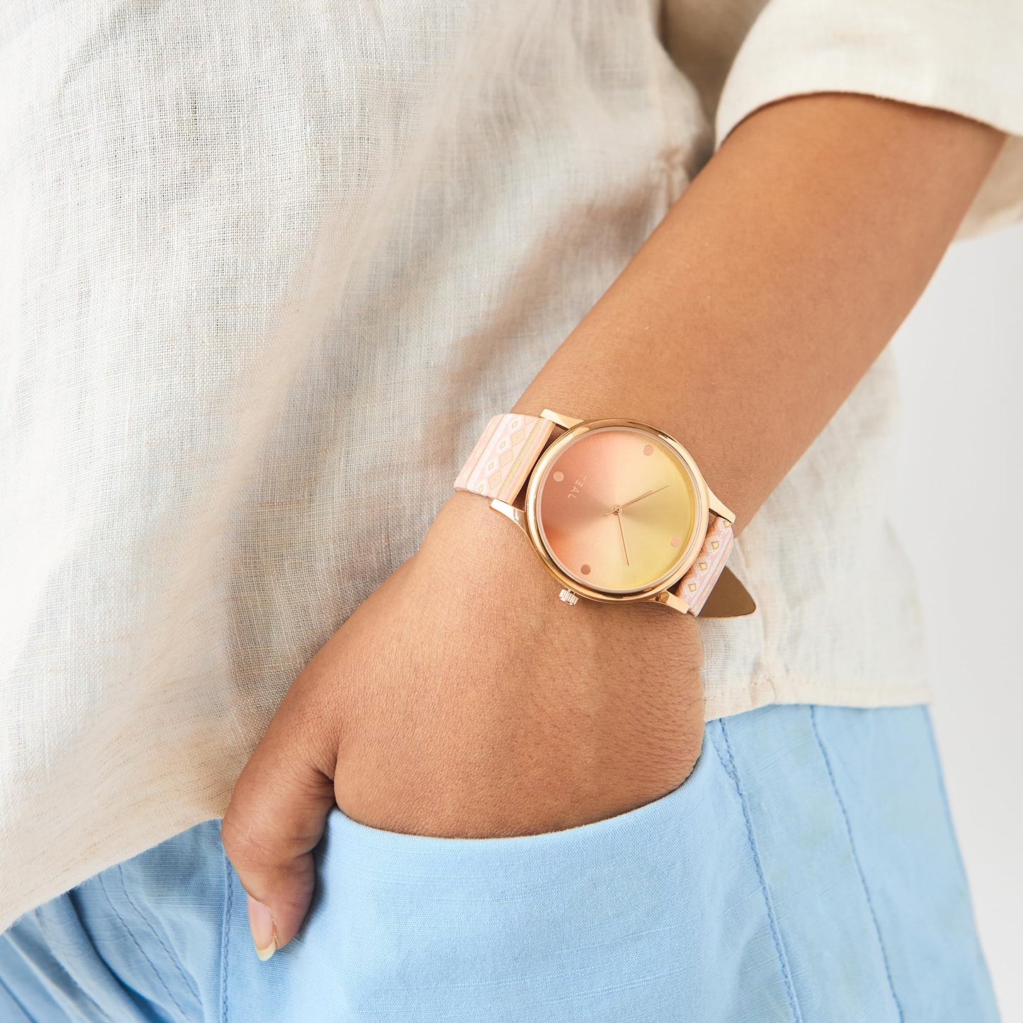 TEAL BY CHUMBAK Round Dial Analog Hand Watch for Women, Gifts for Women/Girls/Ladies, Stylish Fashion Watch for Casual/Work