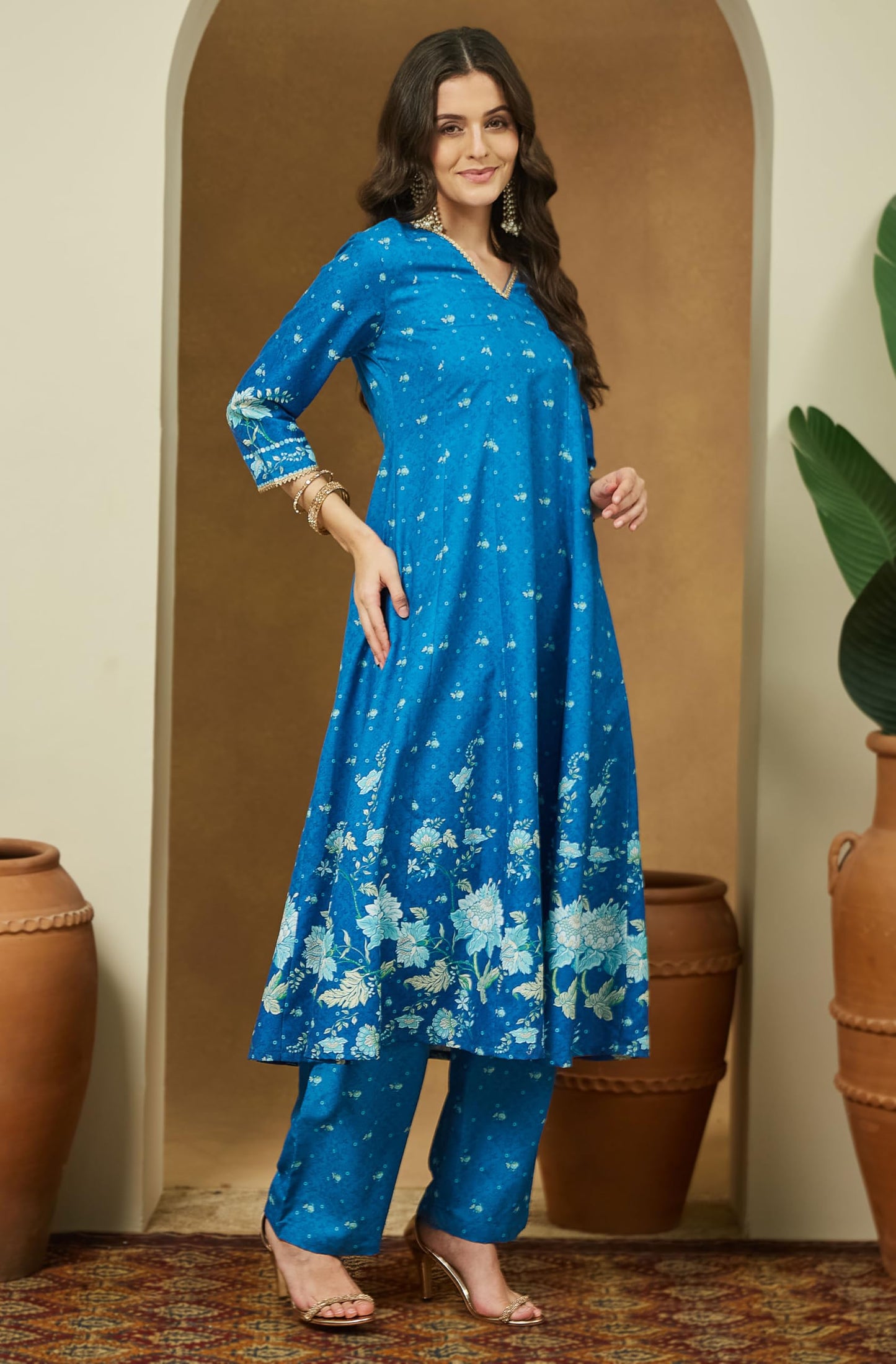 Janasya Women's Blue Cotton Blend Floral Printed Anarkali Kurta Set (JAC25ST02996-M)