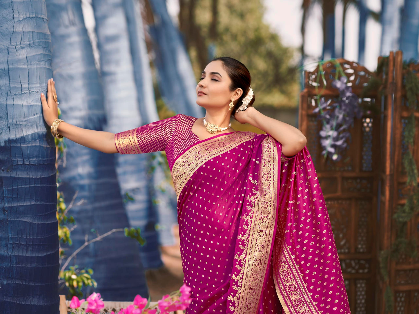 MANOHARI Women's Most Trendy Banarasi Satin Silk Woven Pink Saree With Heavy Jacquard Work Saree With Blouse Piece_MN1994