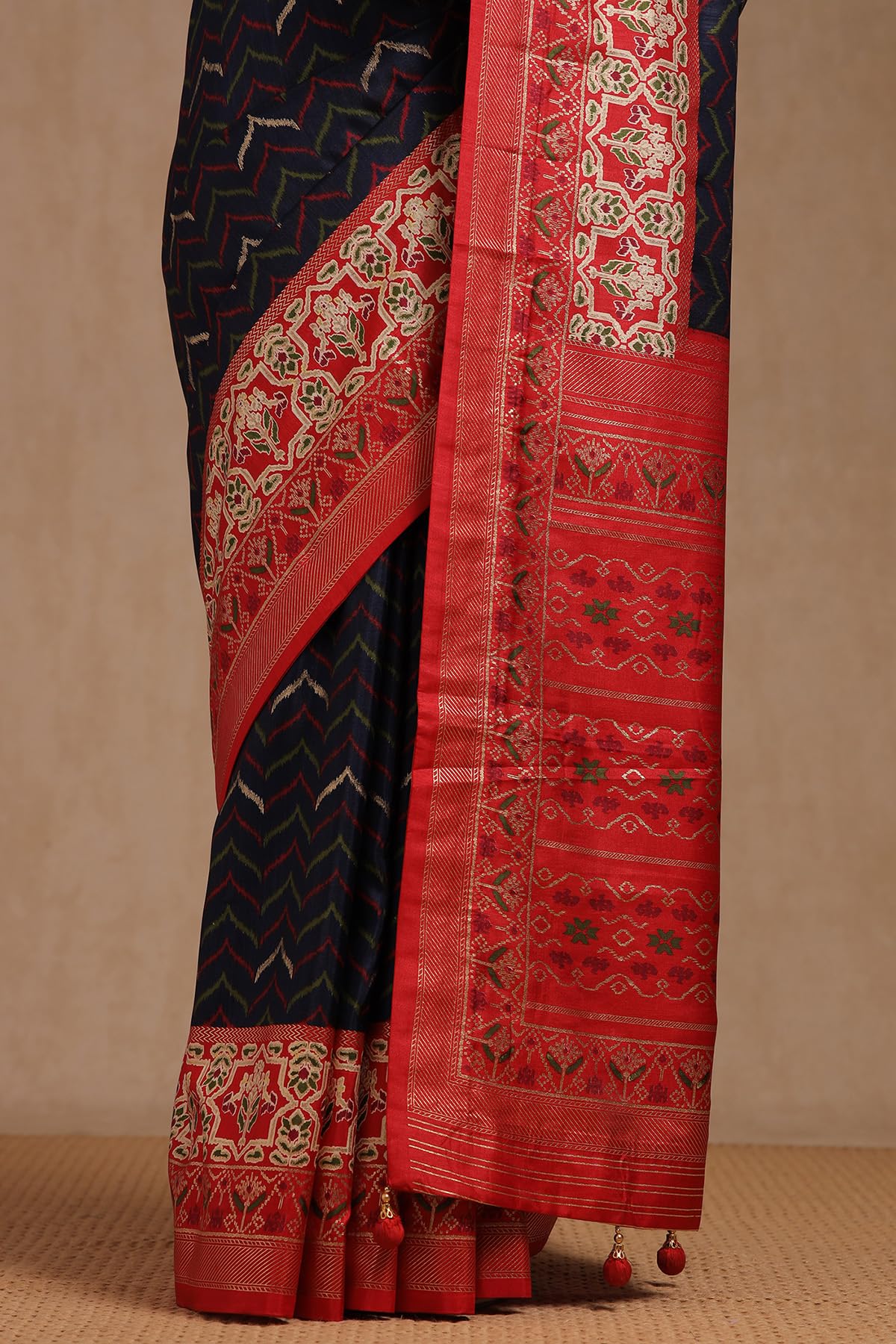 Soch Womens Navy Blue Dola Silk Chevron Saree