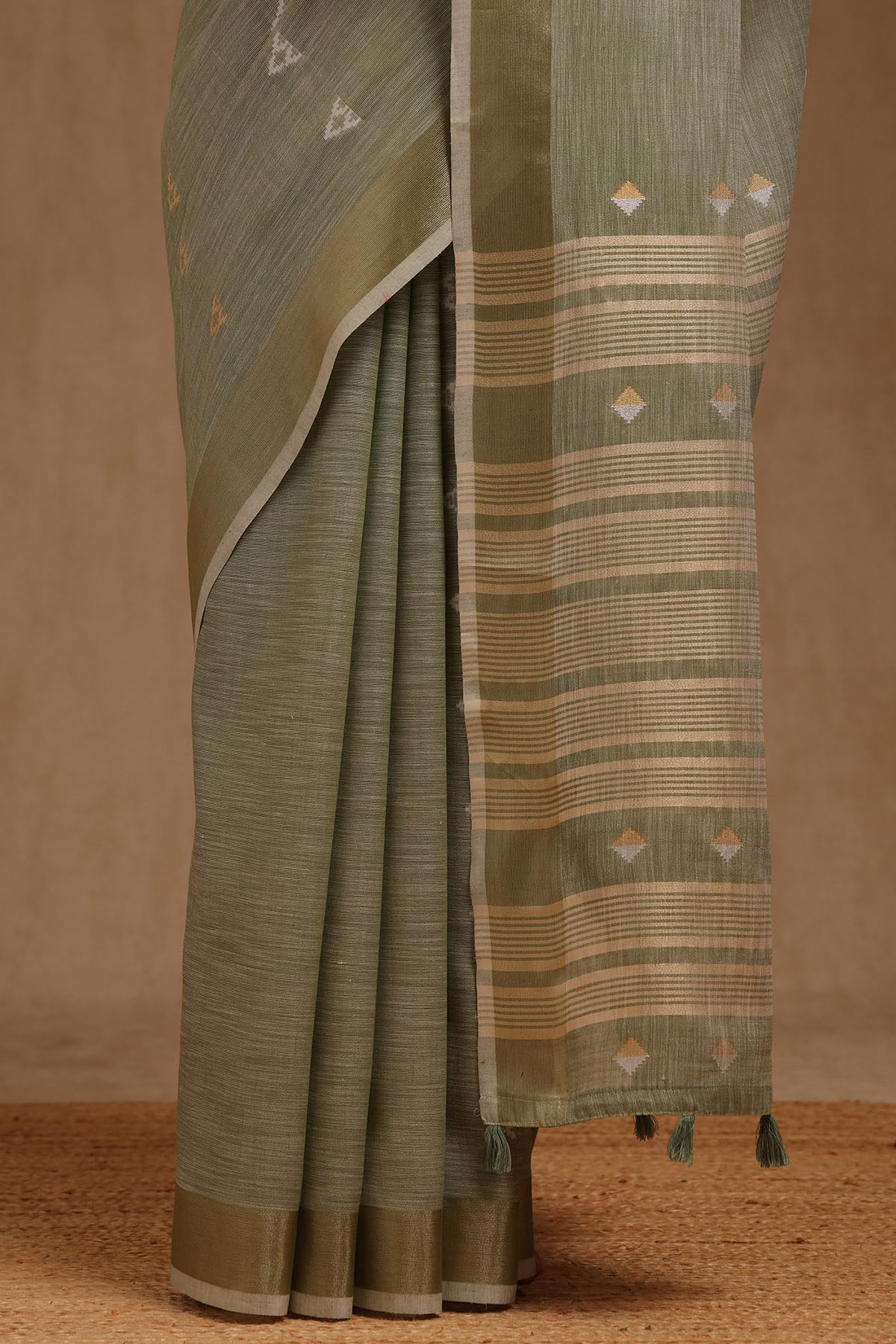 Soch Womens Linen Woven Design Saree