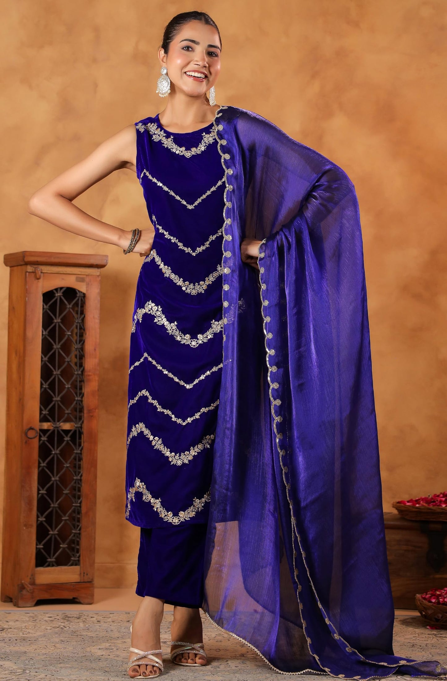 Janasya Women's Royal Blue Velvet Zari Embroidered Straight Kurta Set (JAB24ST00748-XS)