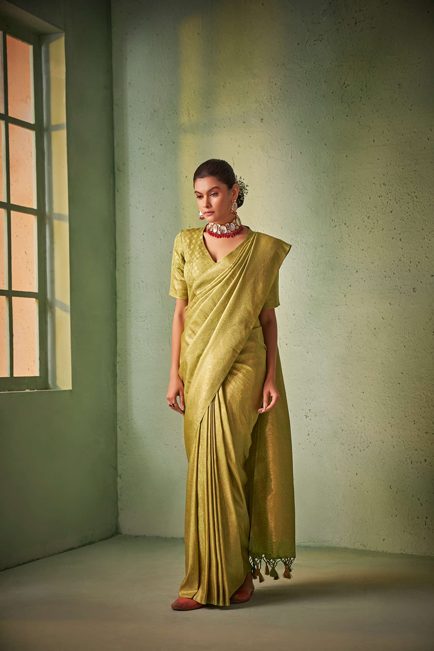 Vardha Women's Kanchipuram Art Silk Saree with Unstitched Blouse Piece - Gold Zari Woven Work Sarees for Wedding (Asya Vol.4_561)