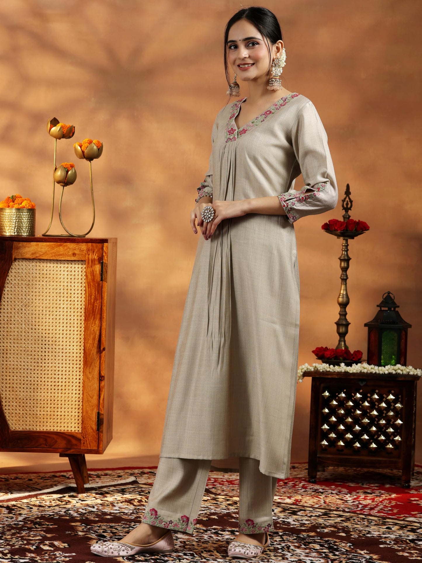 Libas Women's Silk Blend Kurta Sets (27741H
