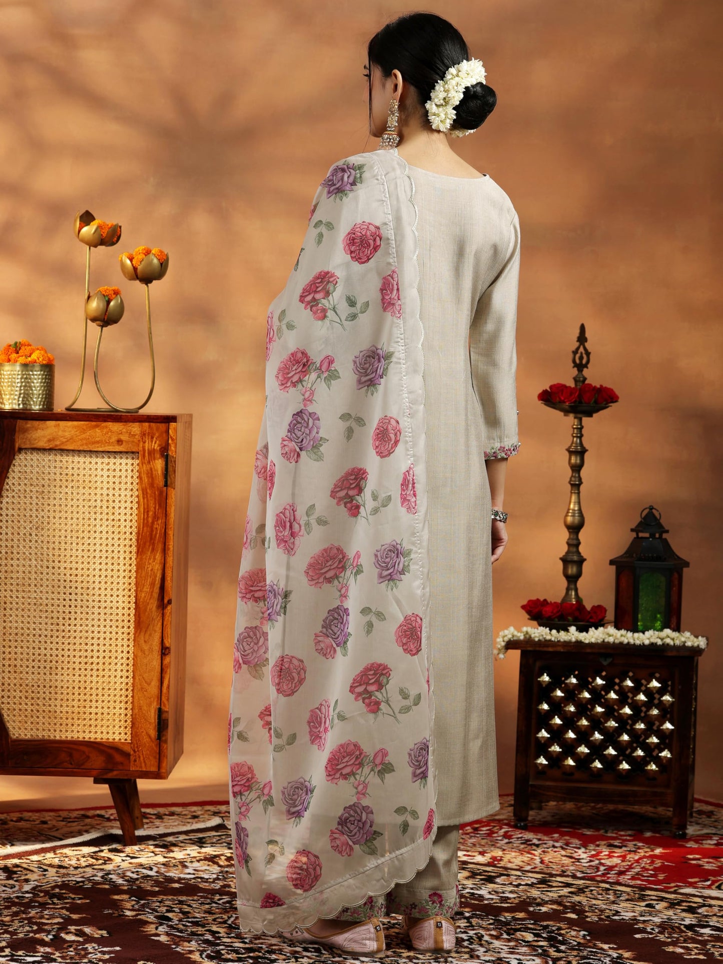 Libas Women's Silk Blend Kurta Sets (27741H